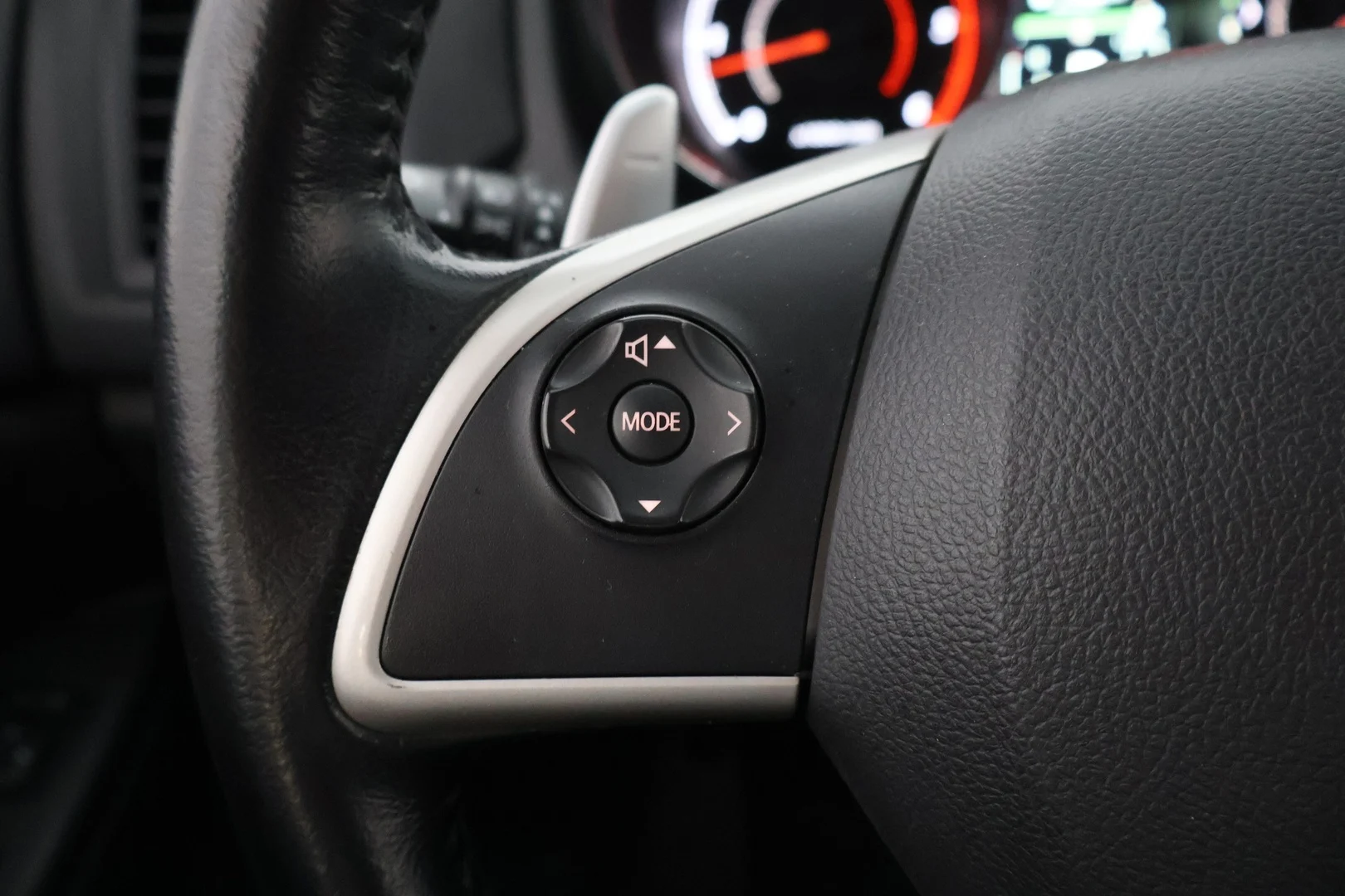 Car Image - 7IgLRWKhIoAHe75xqXLhVr