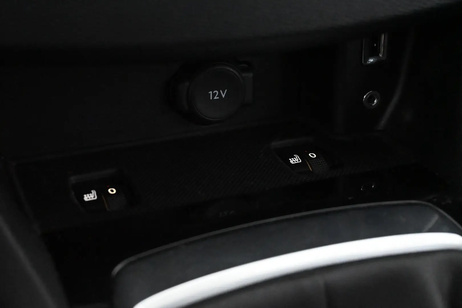 Car Image - 30VzJJF0S6Z4HvZj0SRFxu
