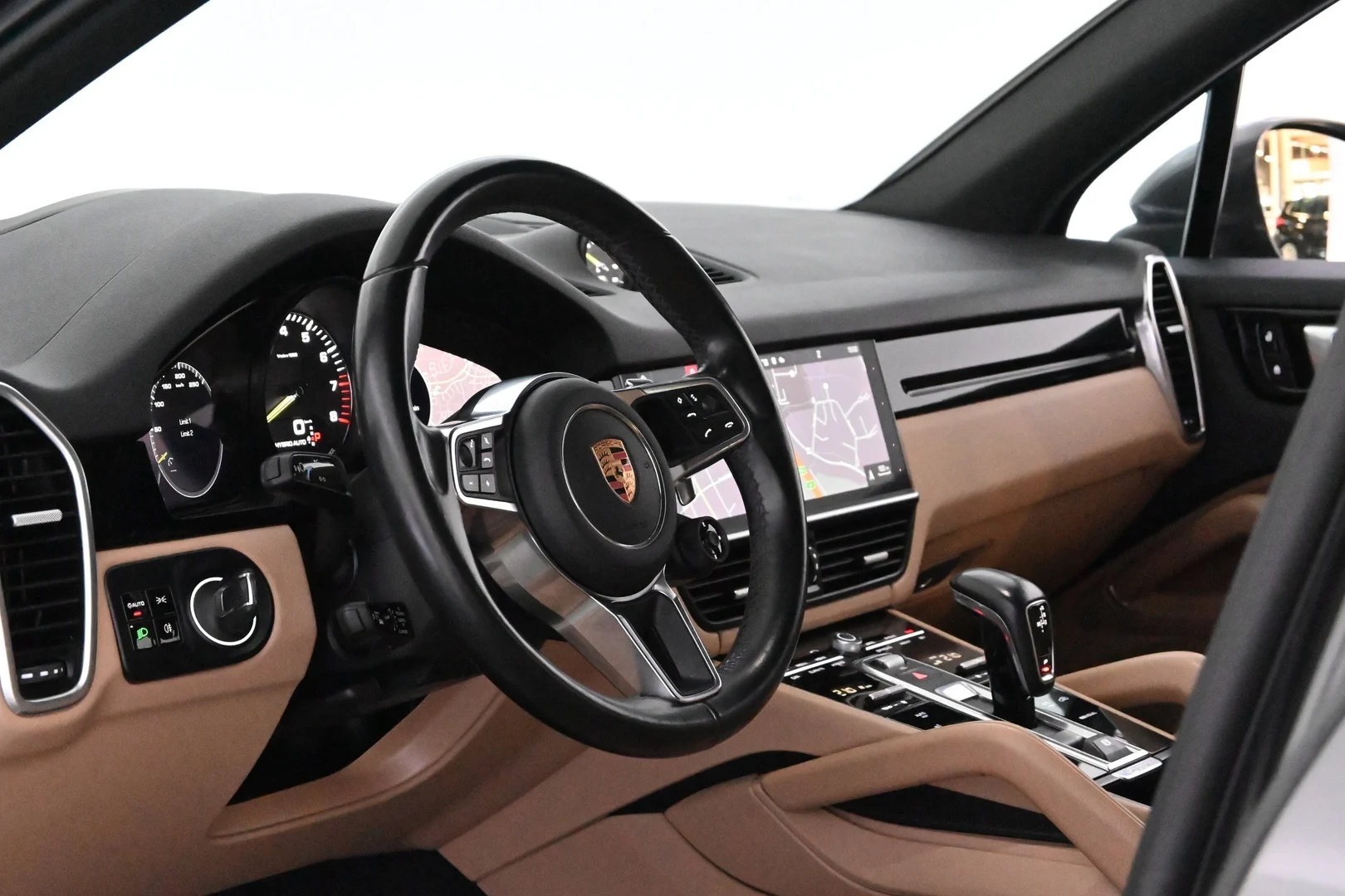 Car Image - 5mUsJwtG5P0Ugz4Ym8yZGq