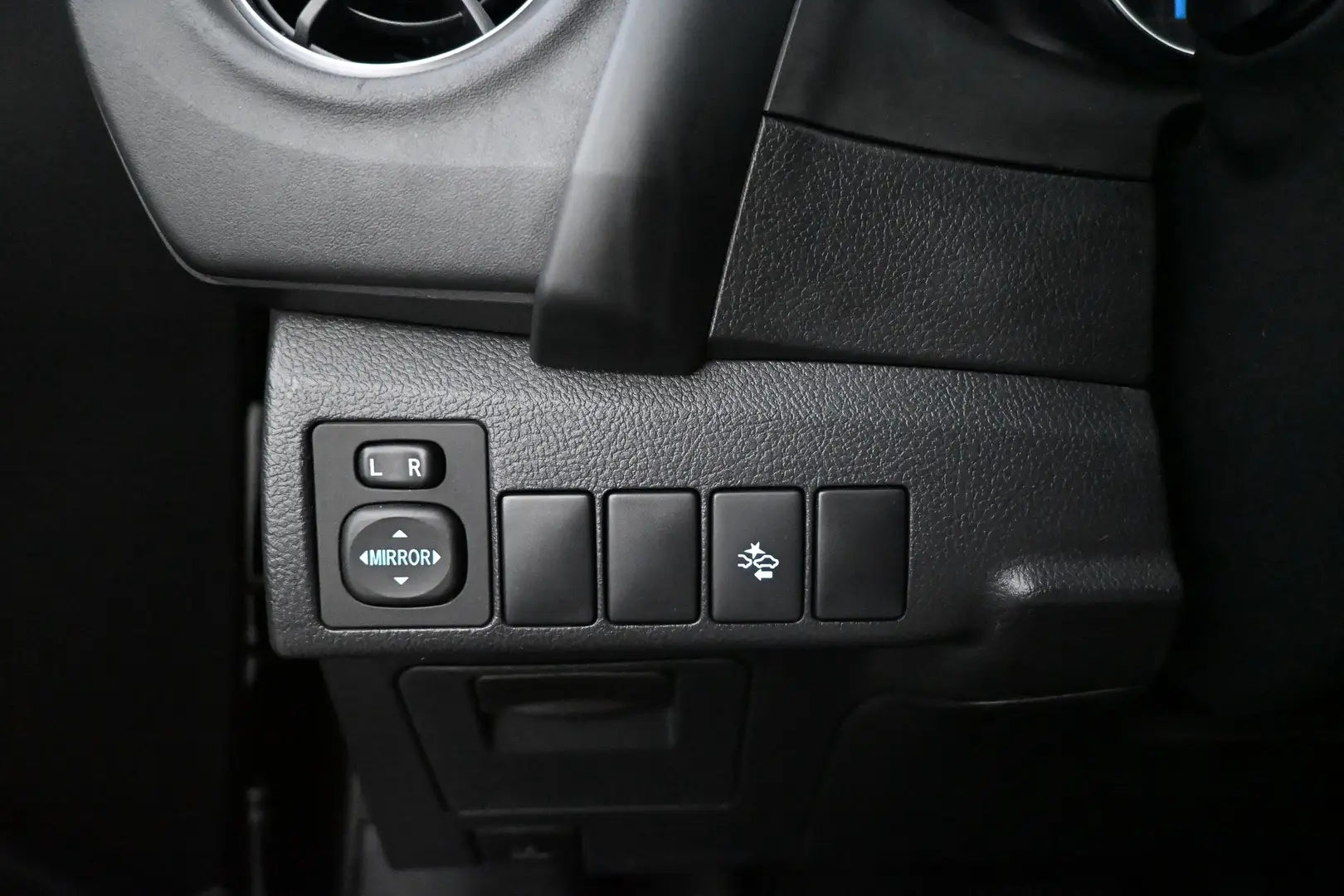Car Image - 3cq6ZpxvJrBm2mXXrcDmdI