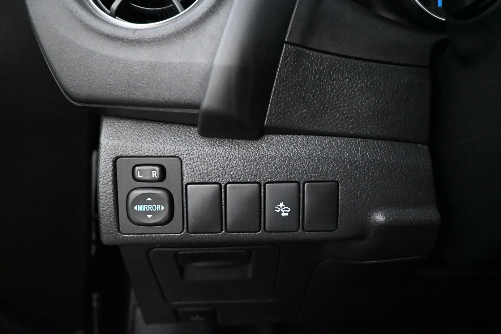 Car Image - 3cq6ZpxvJrBm2mXXrcDmdI