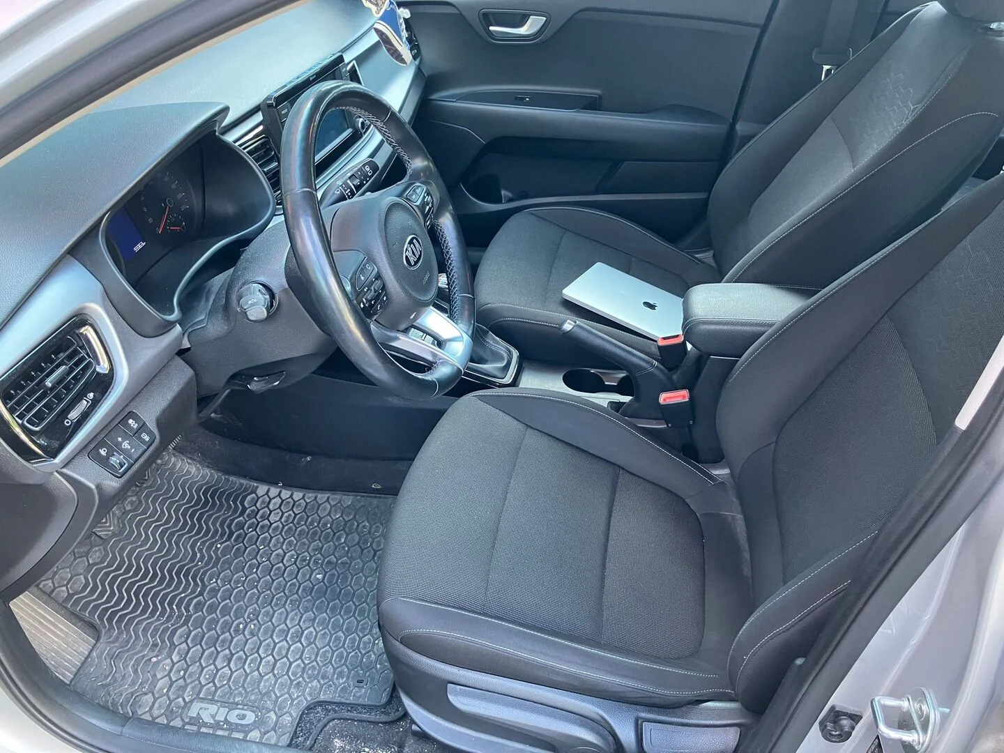Car Image - 5XxvNhTBpIcOnbSI2yLdFk