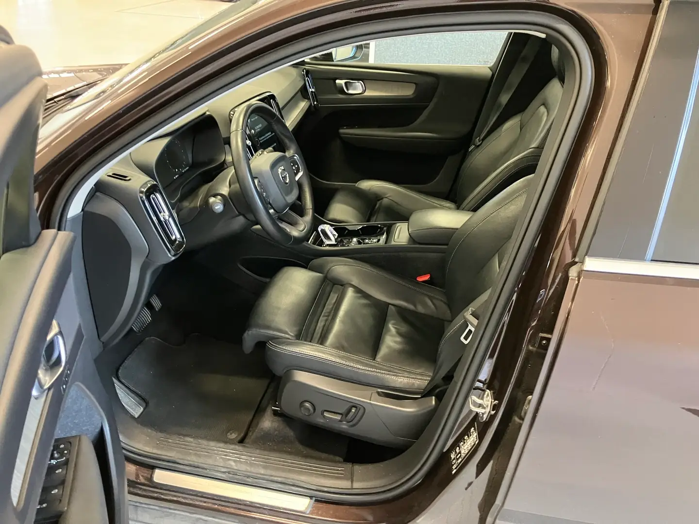 Car Image - 44dFLEKnCna4eVCMq0Nfmu