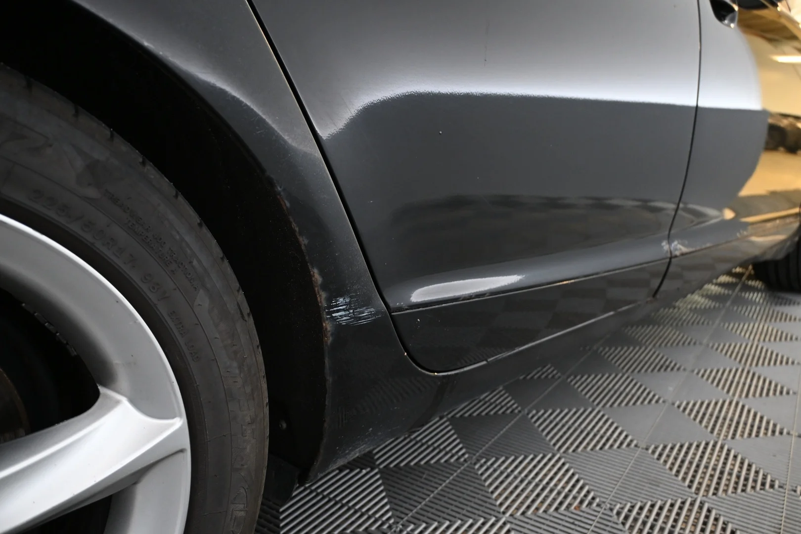 Car Image - 6QY0sxa5MjaTUbjuTIXbFM