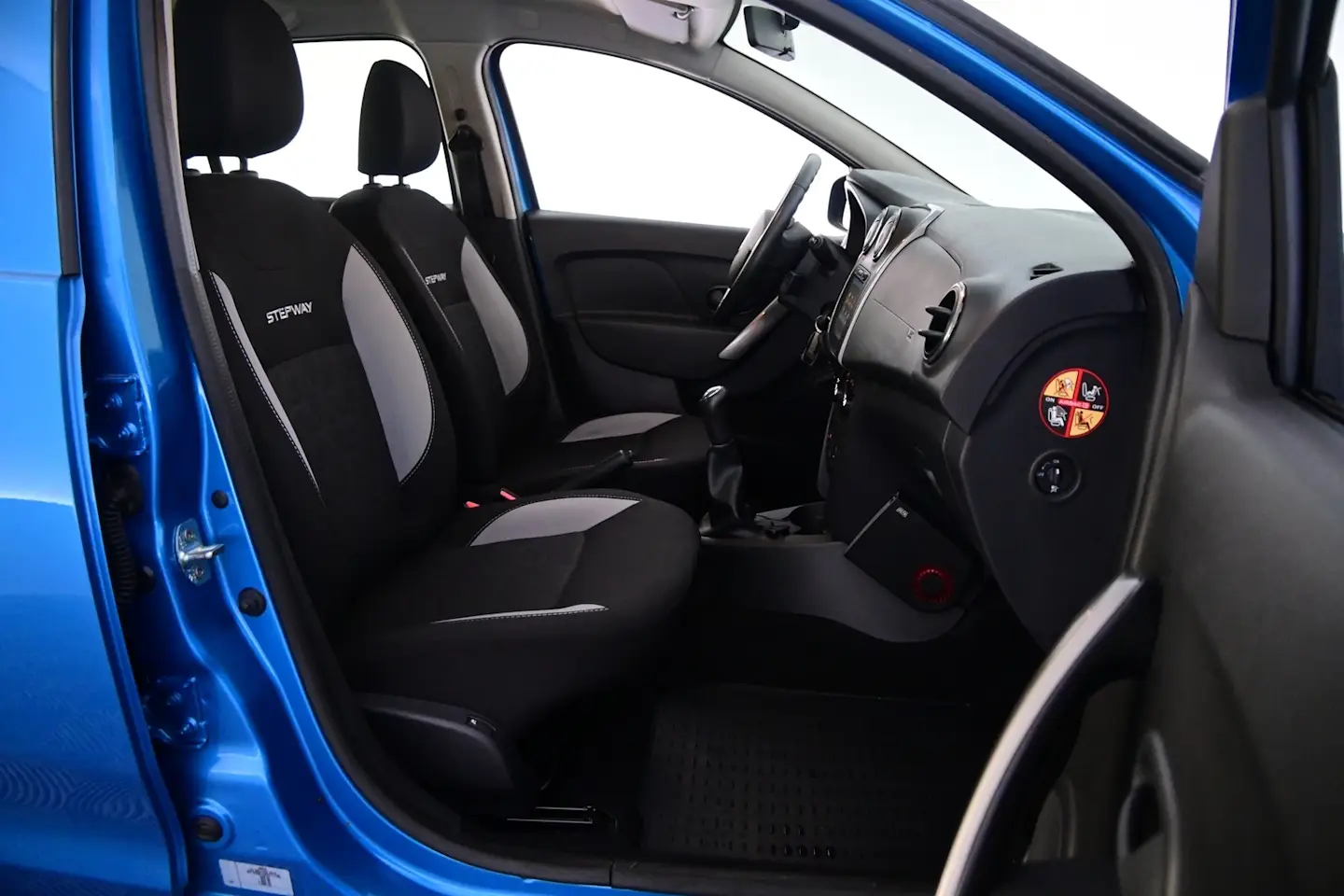 Car Image - 6E8gCi3ved2tRo4gamEw7R