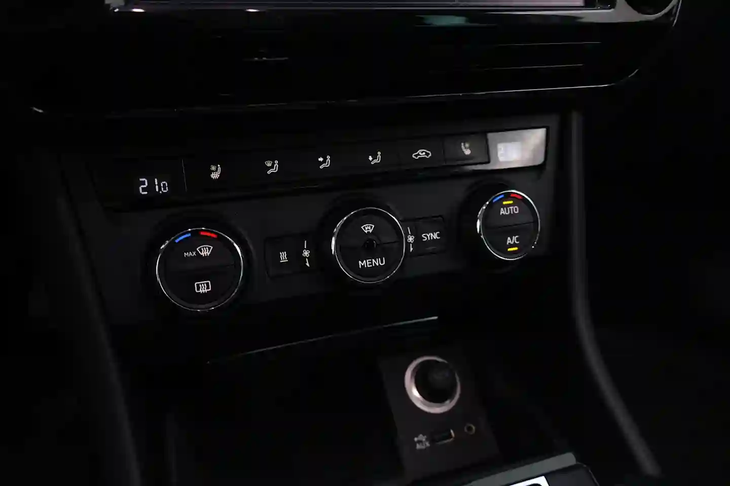 Car Image - 3Xb1gfBH5OfUhDmUNXWZVn