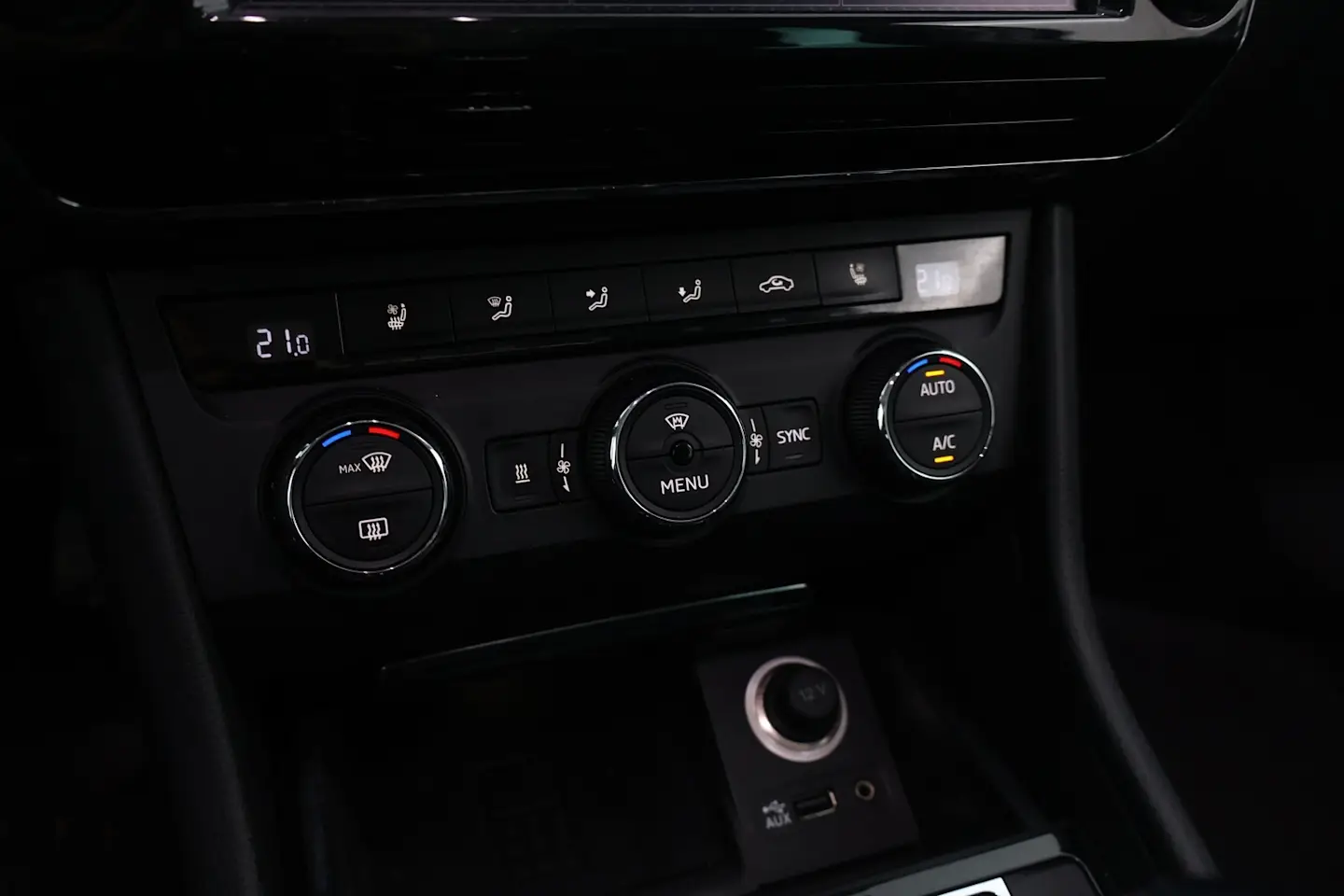 Car Image - 3Xb1gfBH5OfUhDmUNXWZVn