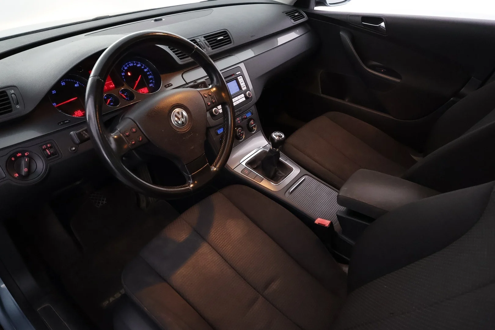 Car Image - 5XGtDcDlH7wGq30MmwHYoQ