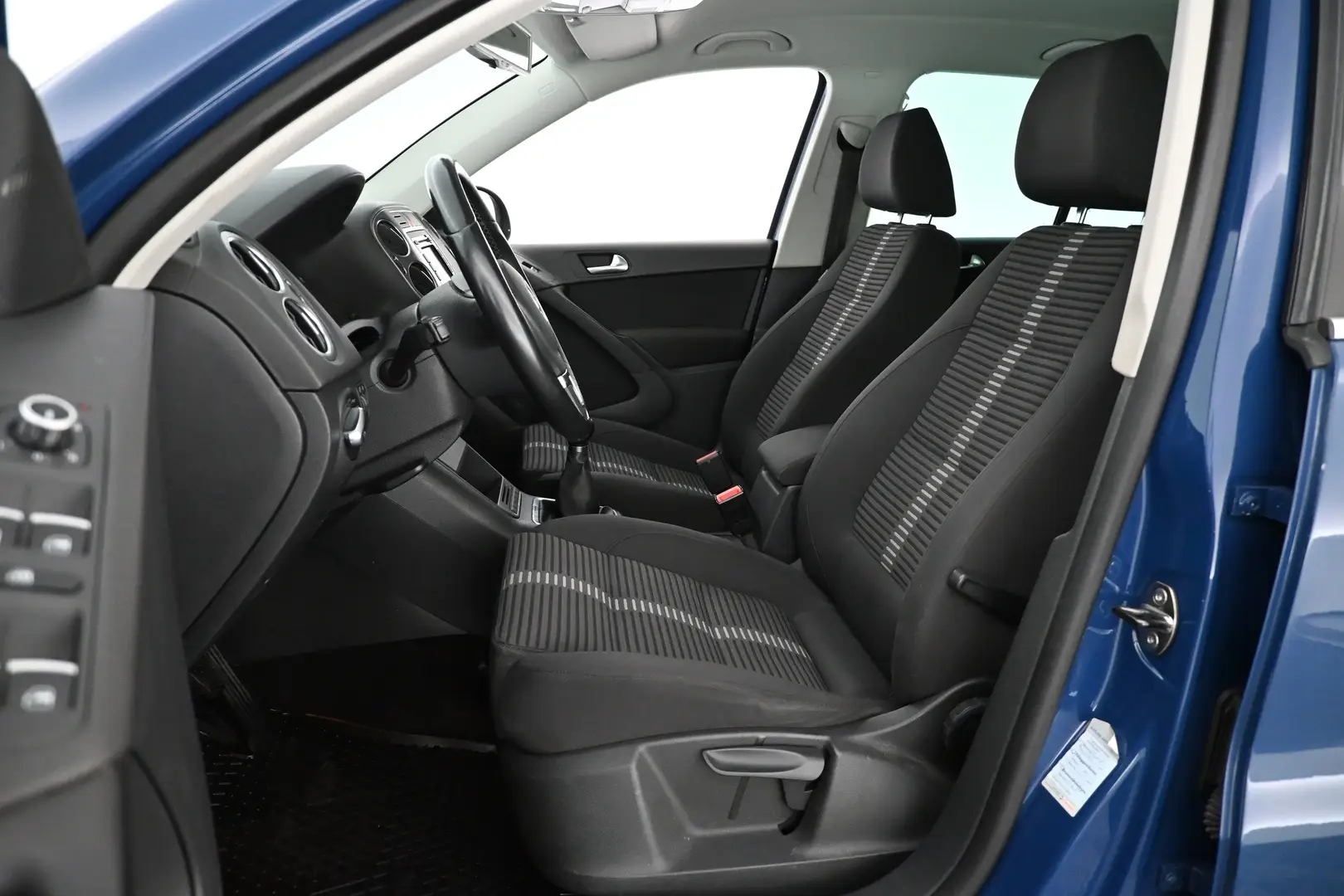Car Image - 6TrG6ORZfoO1hi8wFGJzmf