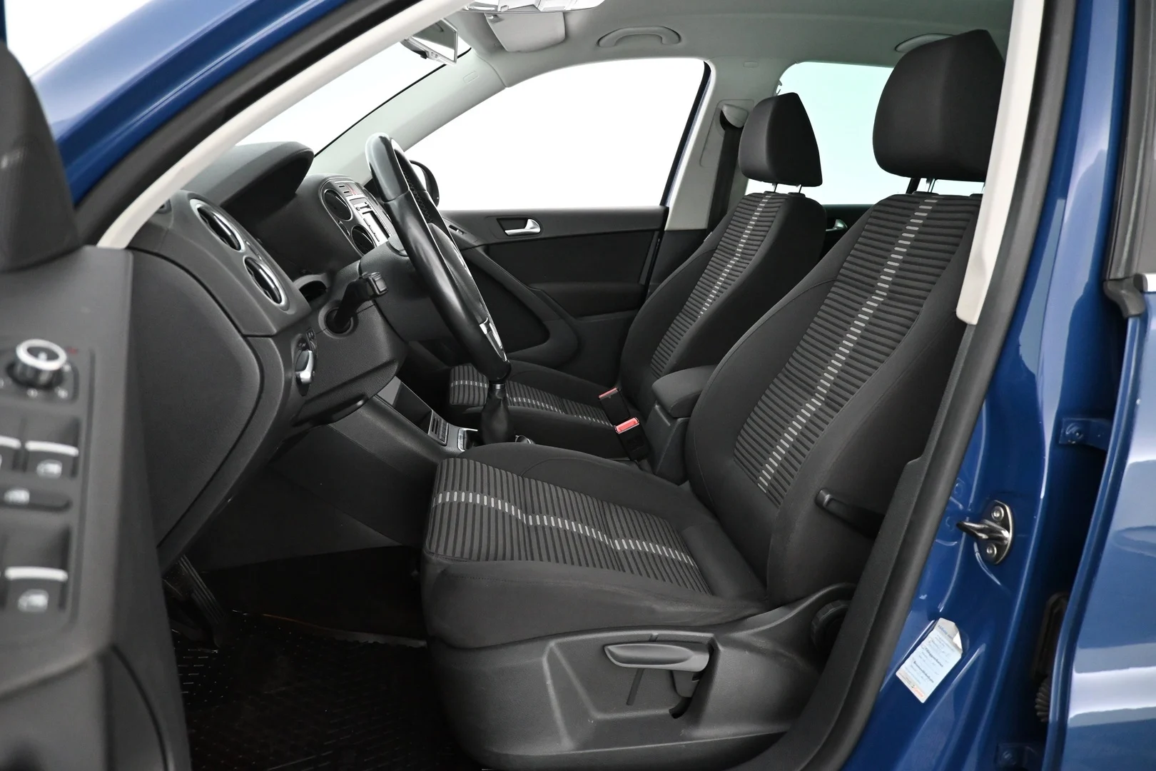 Car Image - 6TrG6ORZfoO1hi8wFGJzmf