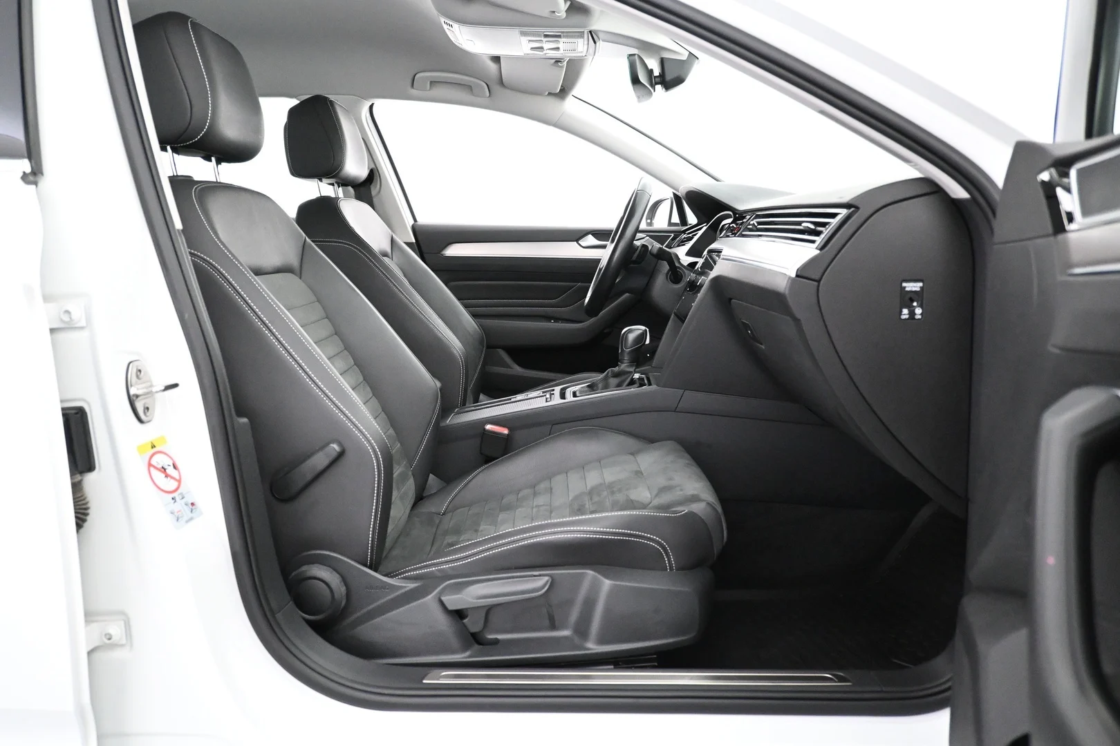 Car Image - 4nJReJsxscAOXsydfrxFJx