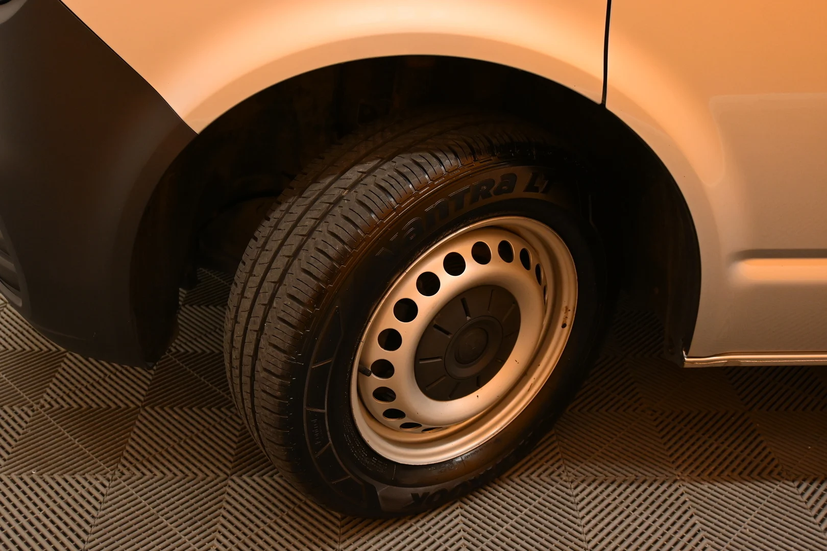 Car Image - 77qnMrnyKHouhjyxSmXCi9