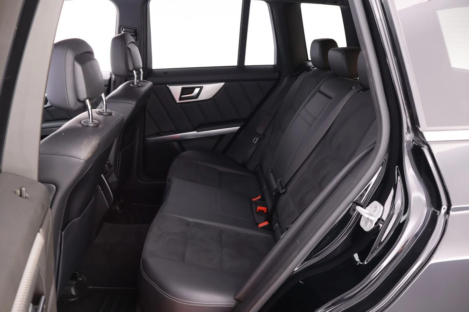 Car Image - YwF9ZjDPHPXAWbHz6LjiG