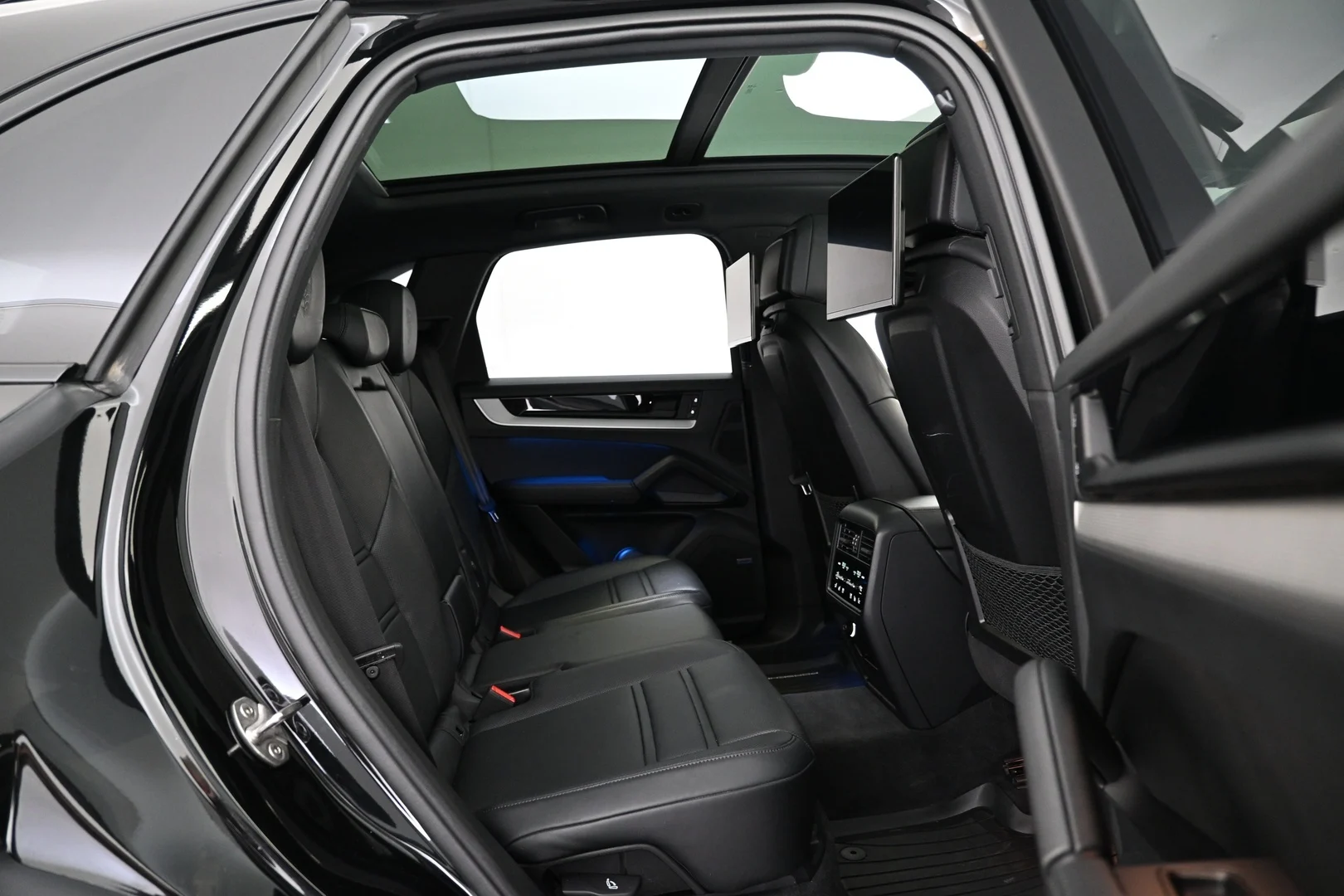 Car Image - 6Qnnb3i8RqVrWucWlTYx9d
