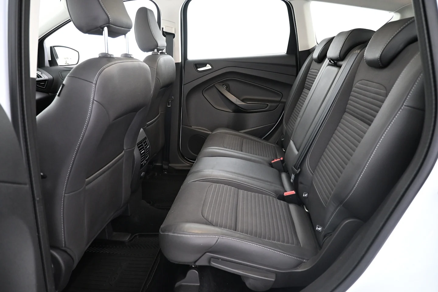 Car Image - 5Gu8b3S4sL6e2YFnUoYWfi