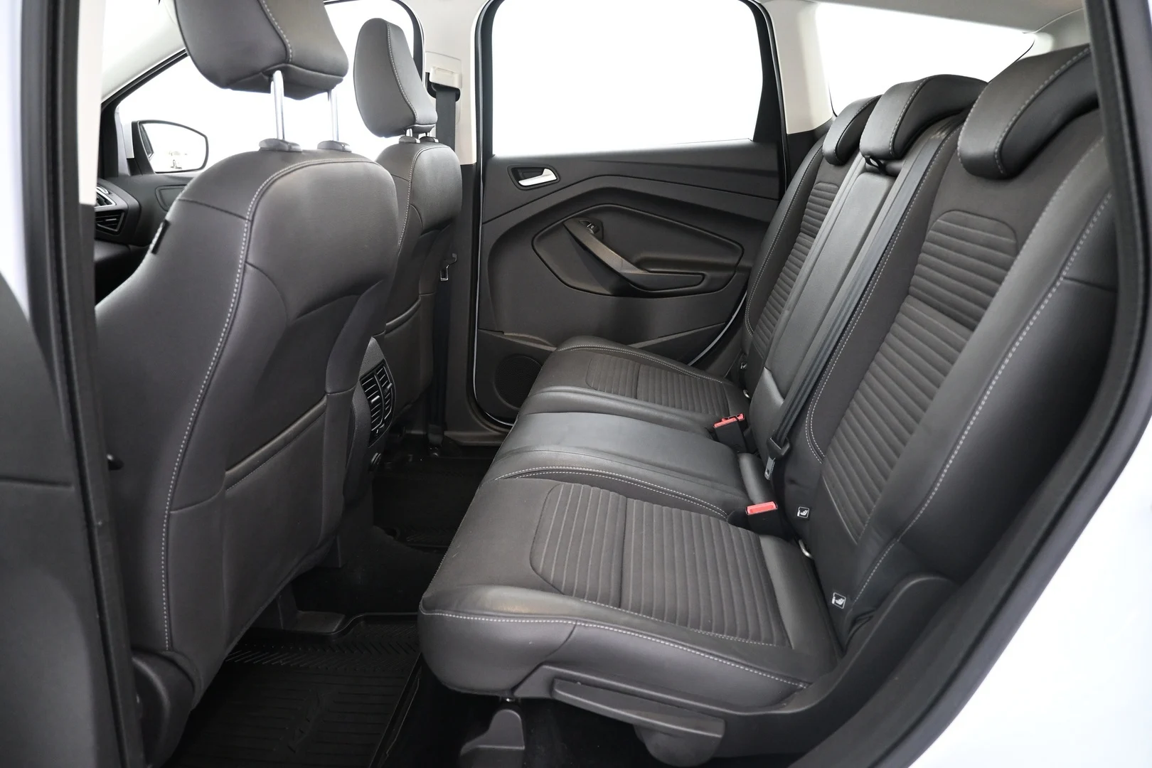 Car Image - 5Gu8b3S4sL6e2YFnUoYWfi
