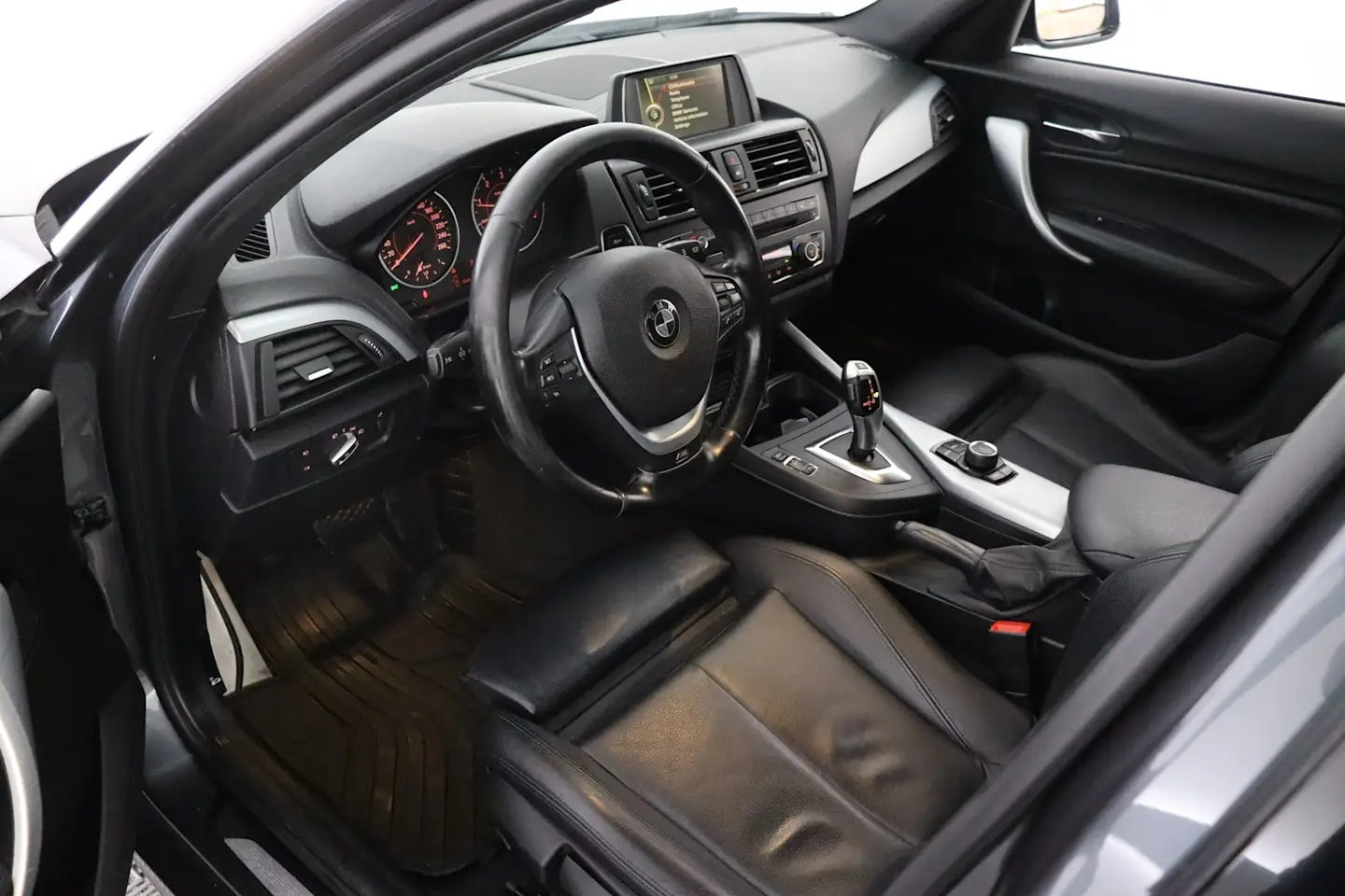 Car Image - 2SgxfWDRfORglu2gLTYOTX