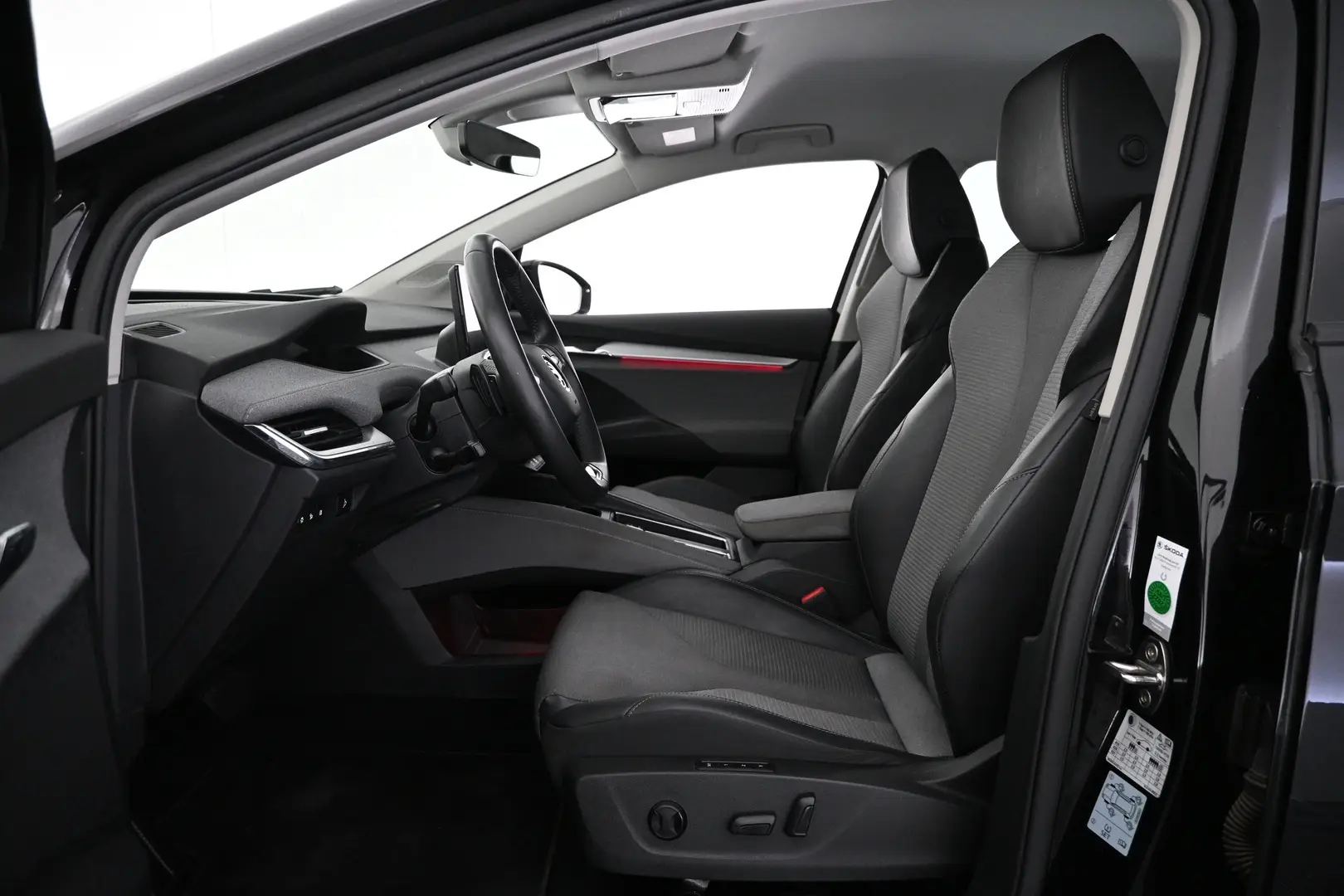 Car Image - 72OIXaNlhvexQblyhyBM9r