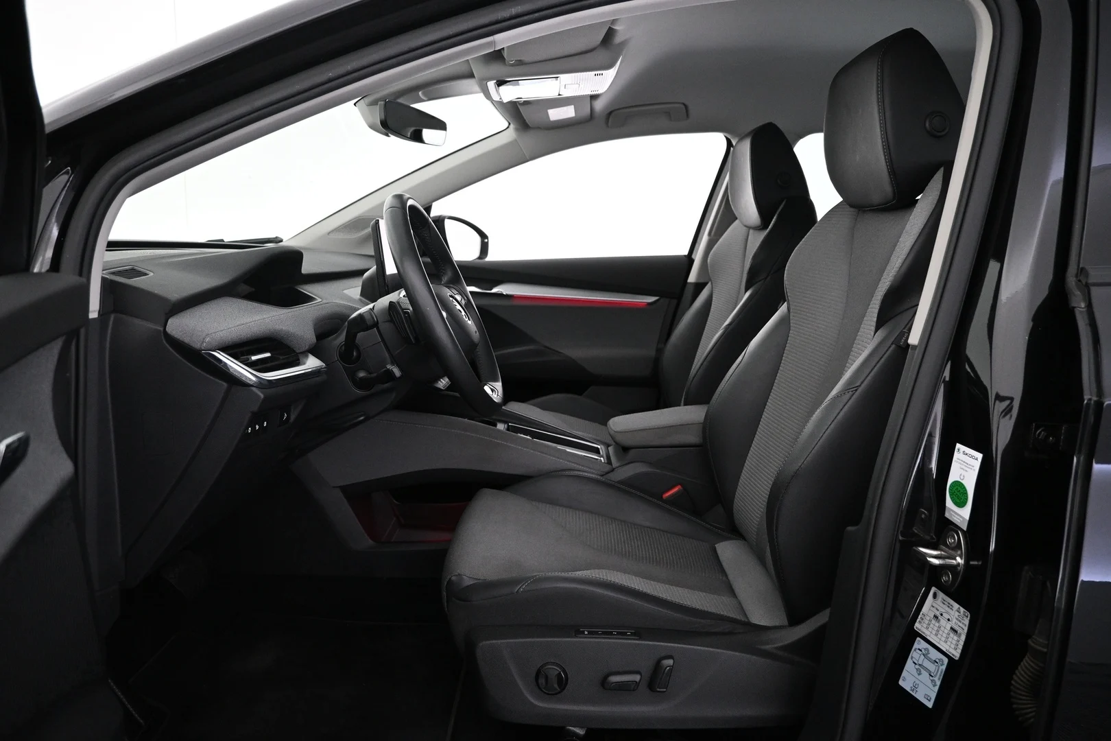 Car Image - 72OIXaNlhvexQblyhyBM9r