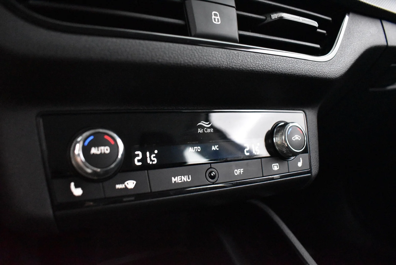 Car Image - 7F98D2P3zRVgQgZ7NsXRaM