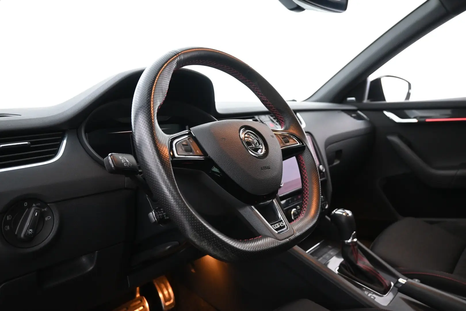 Car Image - 5UVbcaZhArwFn9jHhlNek5