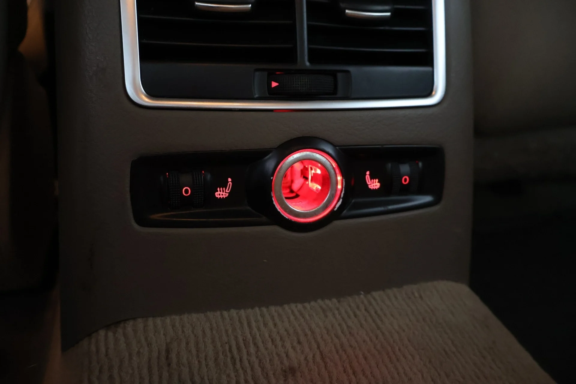 Car Image - 43MfxkmW6peBuhEKcsDKP6