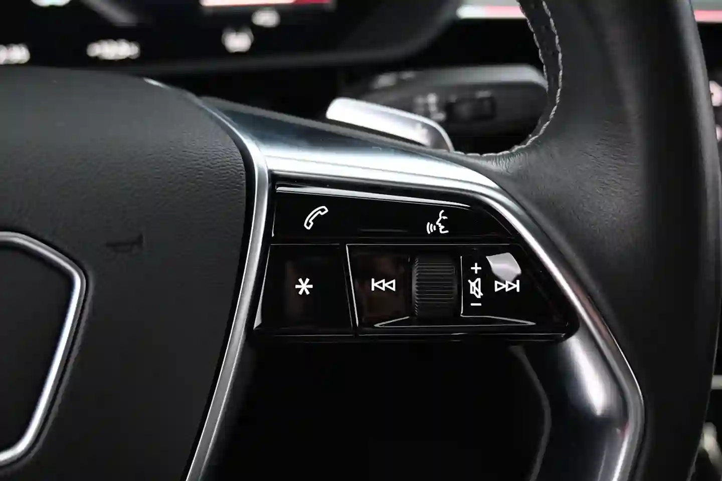 Car Image - 6E8VGmBzF9pgoyVEpYvRcu