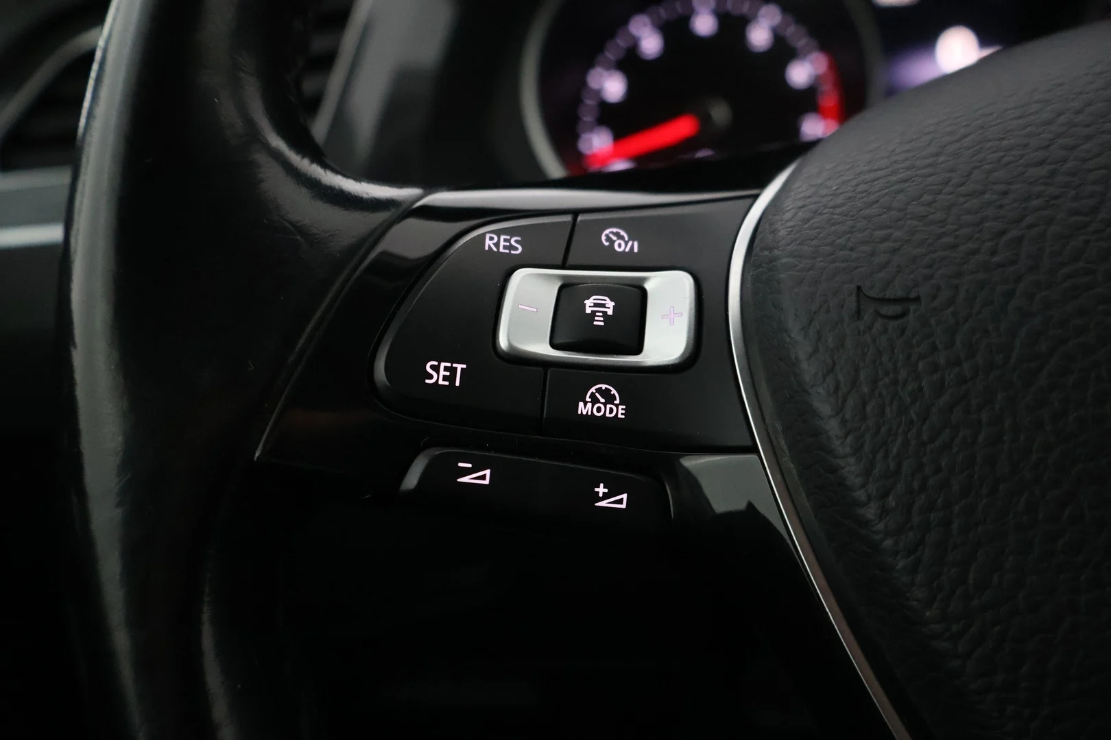 Car Image - 2WM5Pey6TQdSAB67ZfT7qa