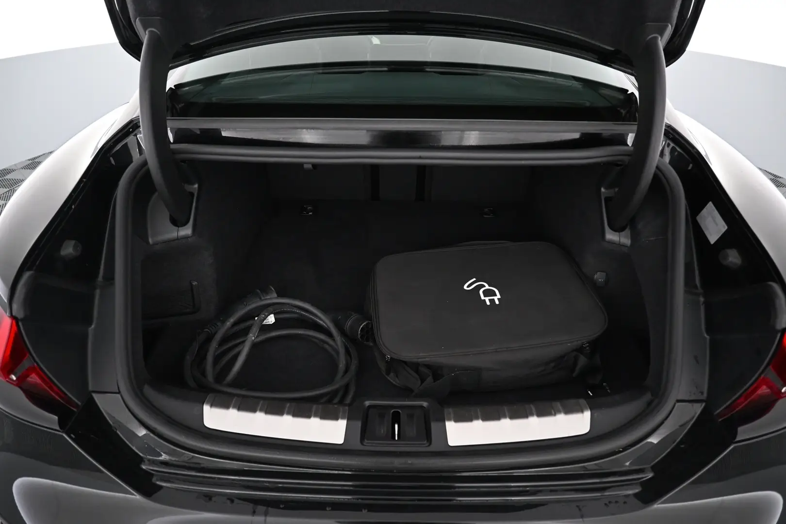 Car Image - 68kdl7E2xi3OfOlT7mmz7l