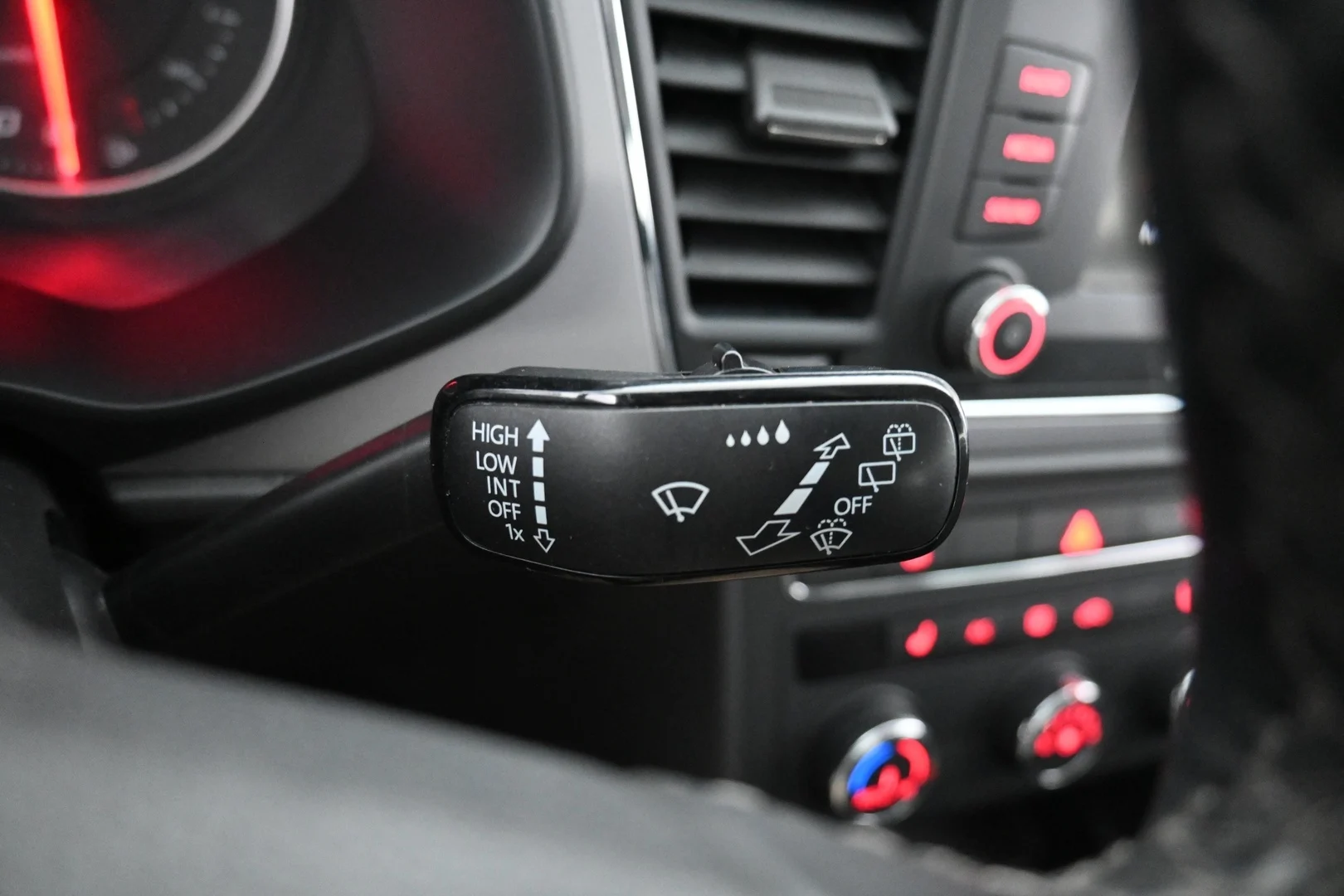 Car Image - 3LmXBJKVWY0RMYwIldJ1TZ