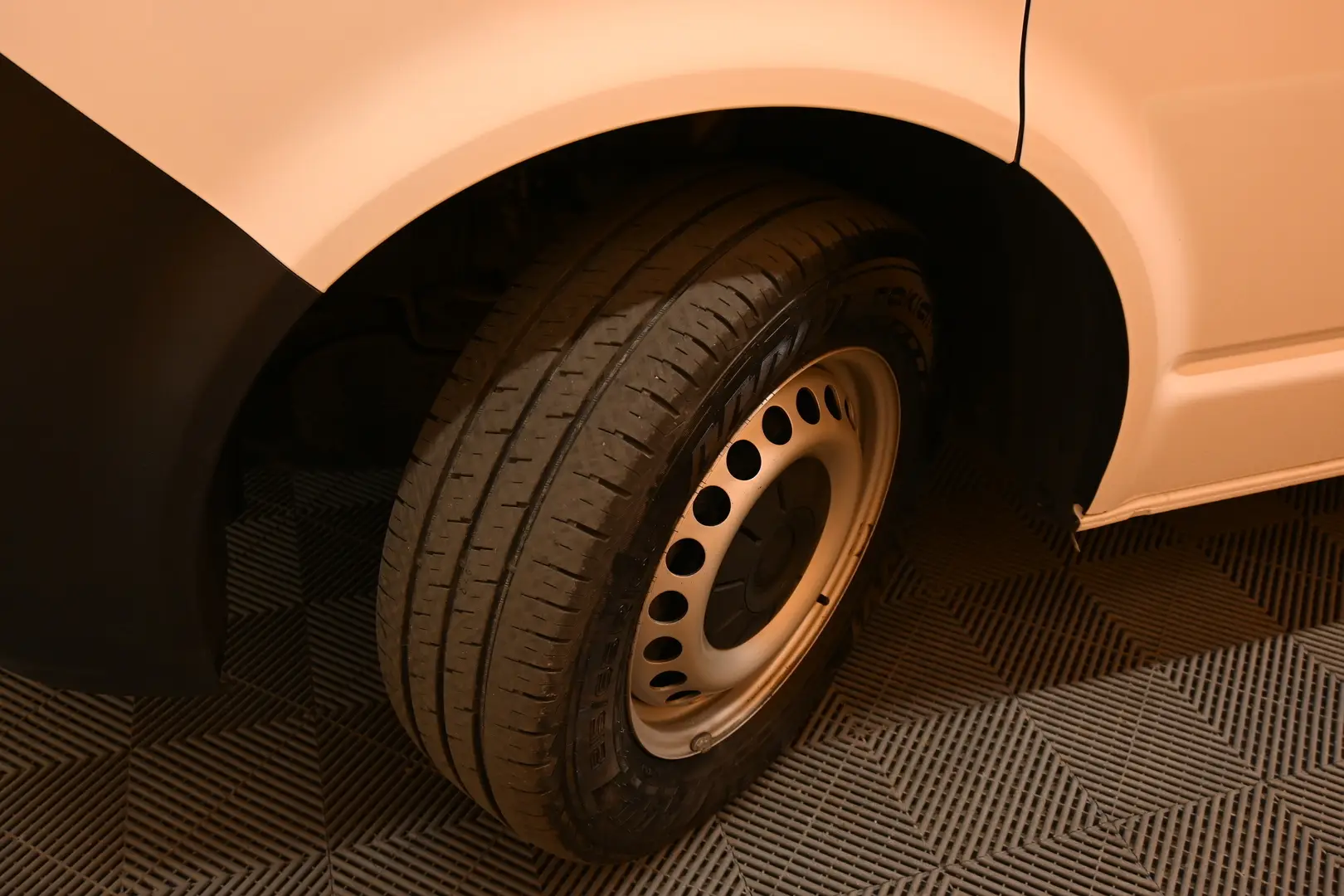 Car Image - 7dnpZ8DwzK8k4fdQISq59Z