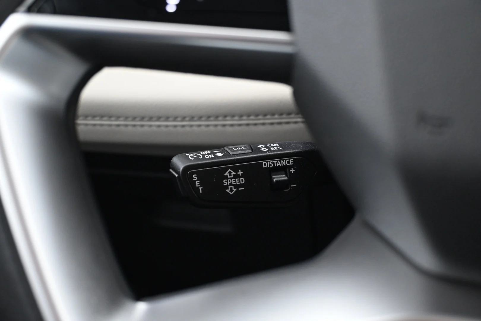 Car Image - 7tBBUwKivIf4IezHaaaMEg