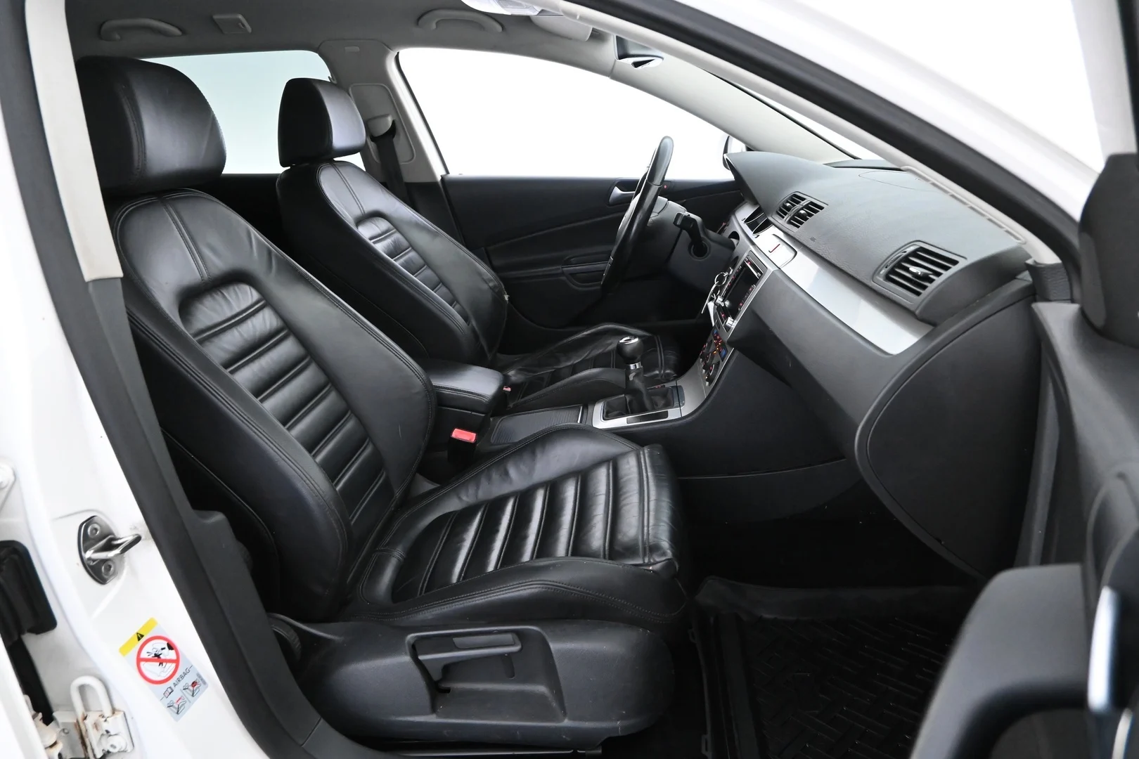 Car Image - 2MtYfgQgmNZ1Is0buHIeY5