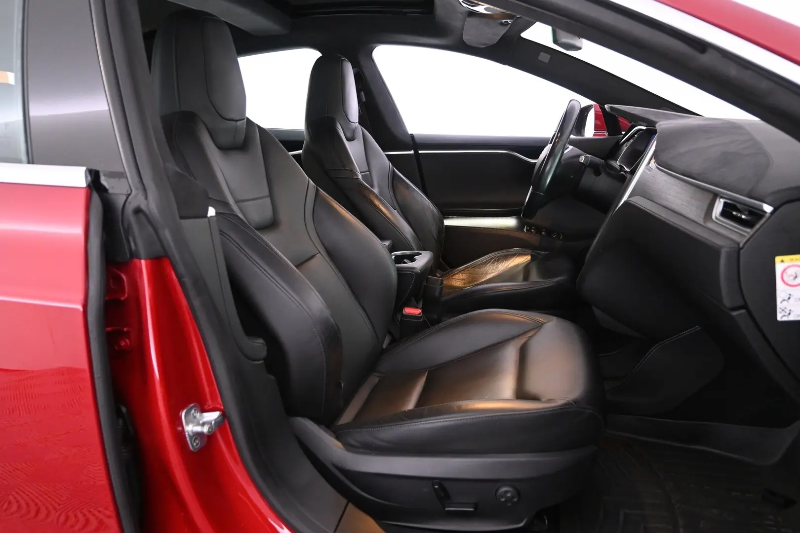Car Image - 3XjuoKOKGaFOj0Yc2xGPt1