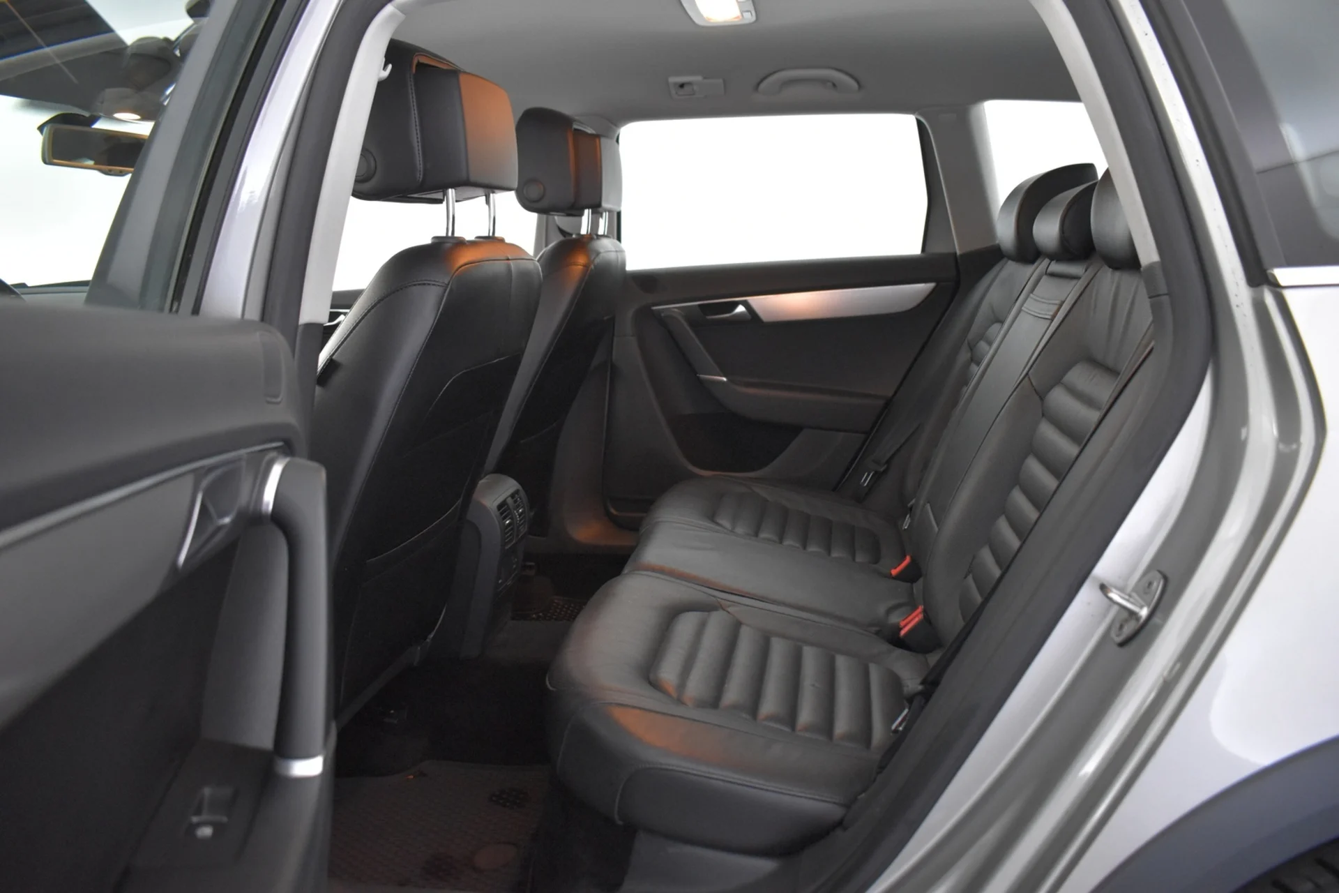 Car Image - 6I4f66zub3i7LExbnhjMRj