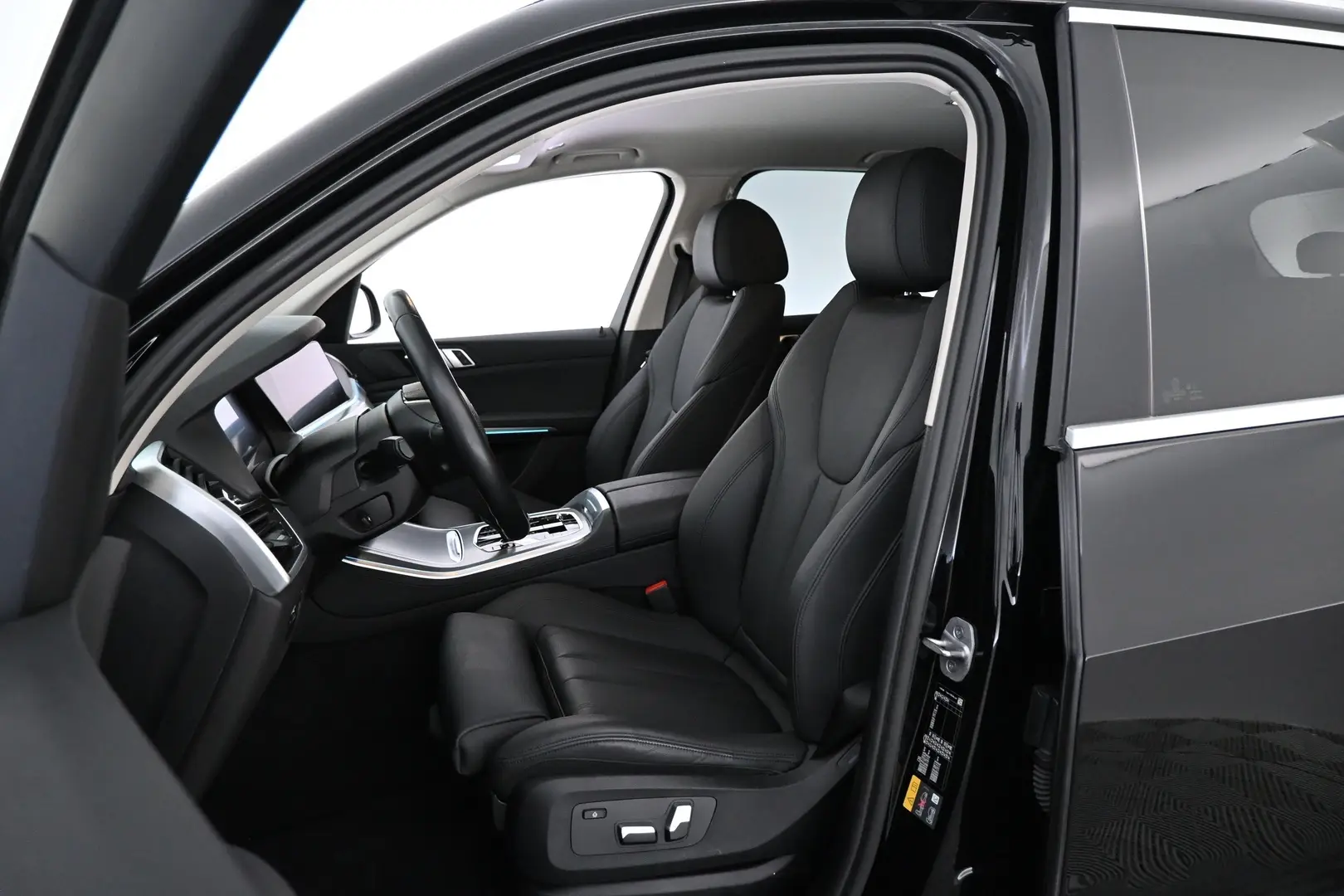 Car Image - 72XWkjsm64q9QIALE7KKsM