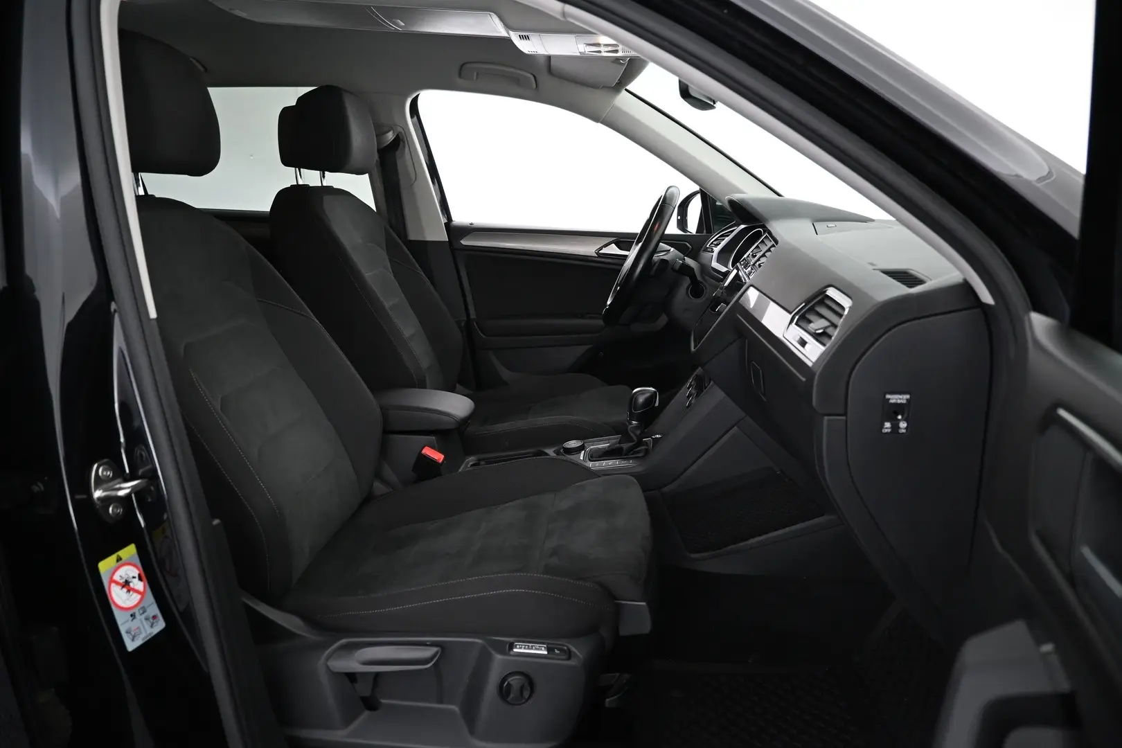 Car Image - wnRnwmLRUi474UGRr151J