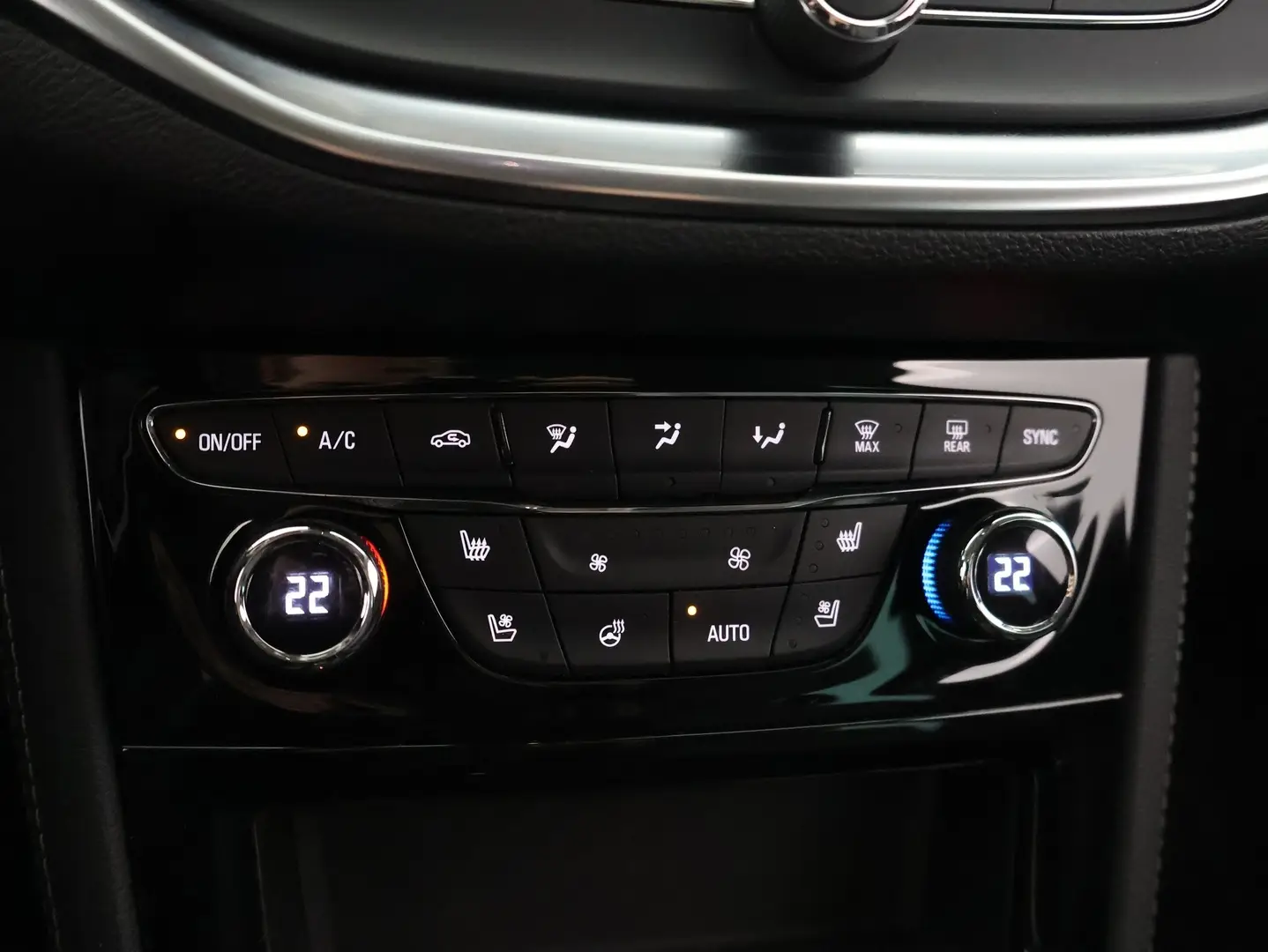 Car Image - 4e2V9XNGk8qTuFoMZzAnIM