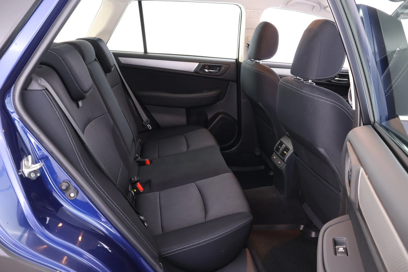 Car Image - 3BU9bbhRXX4cNRlwQU2FWG