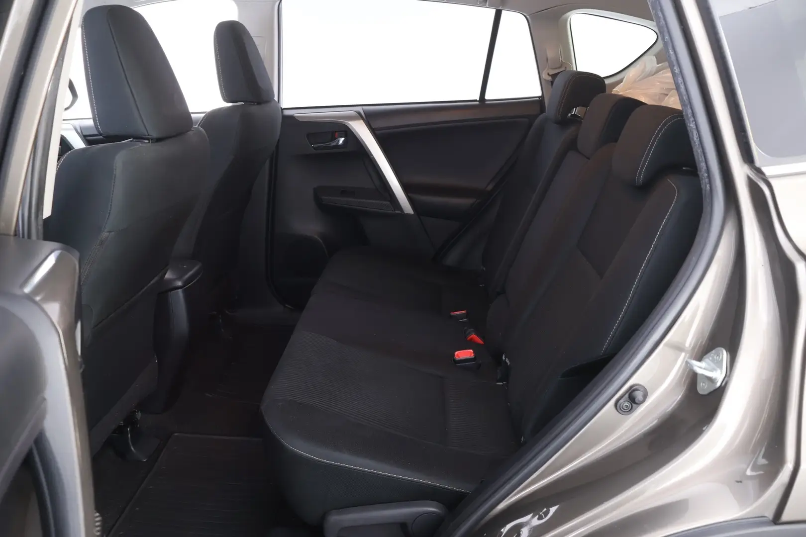 Car Image - 1QPI7xigjtwEAyxiBoWwW2