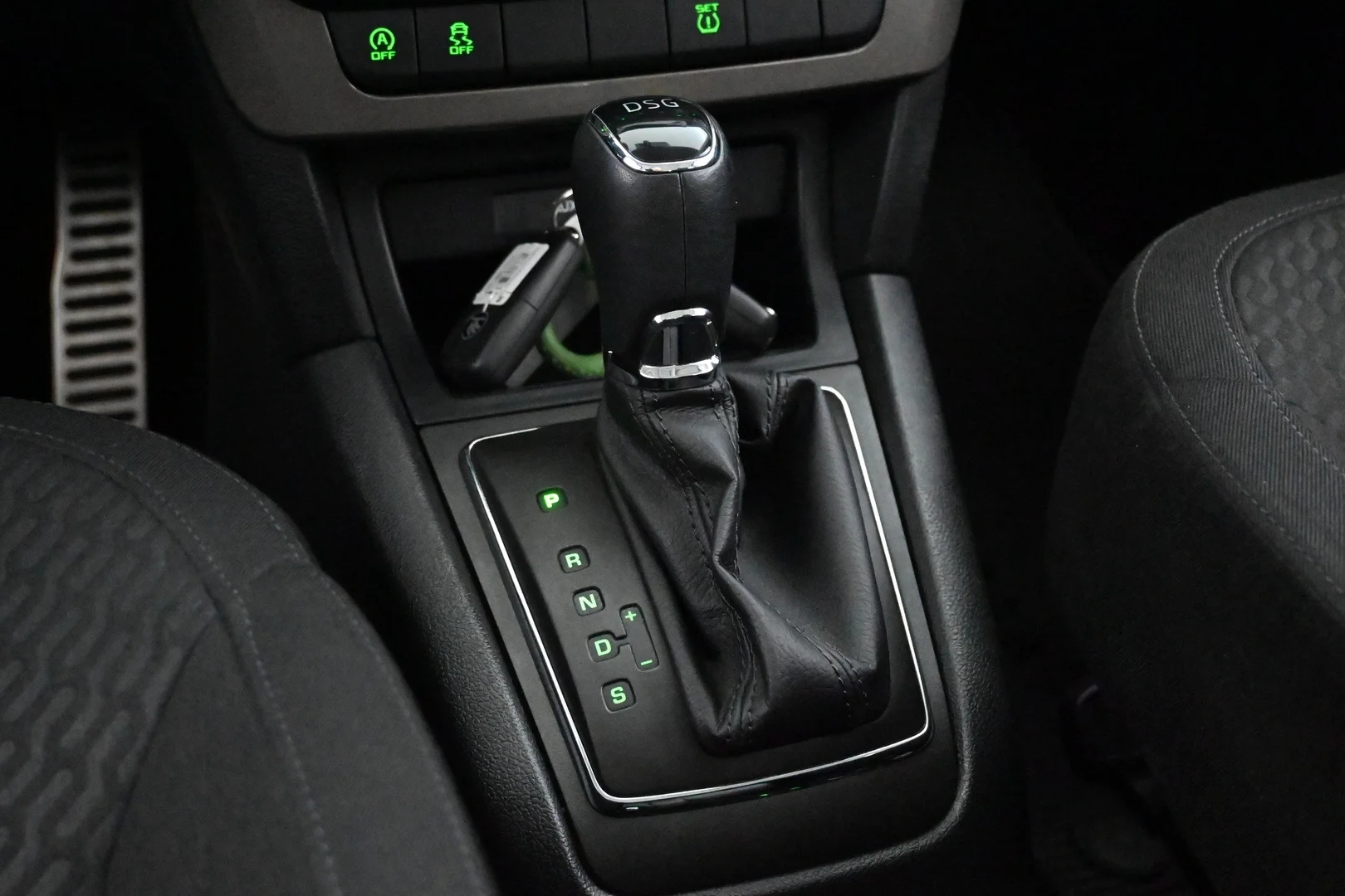 Car Image - 7orpfEMdGpuRieWXSZ9plI