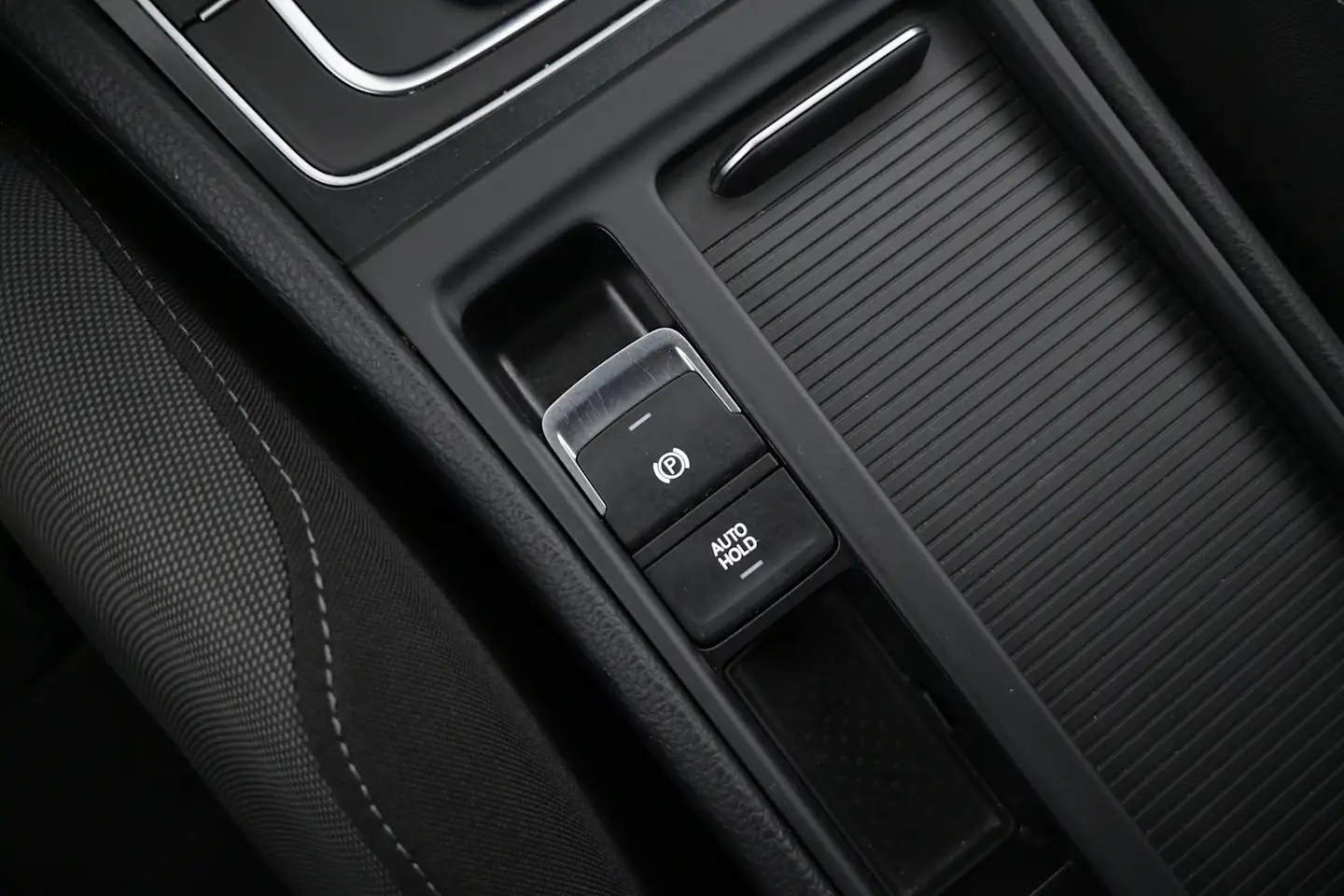Car Image - 3ESnUwdMVgnO9mYlT9yH79