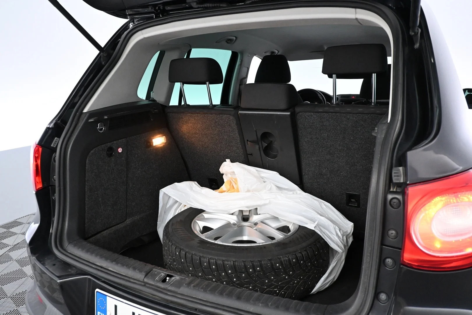 Car Image - 5JGv8hNTzPsQAuT4Xvej22