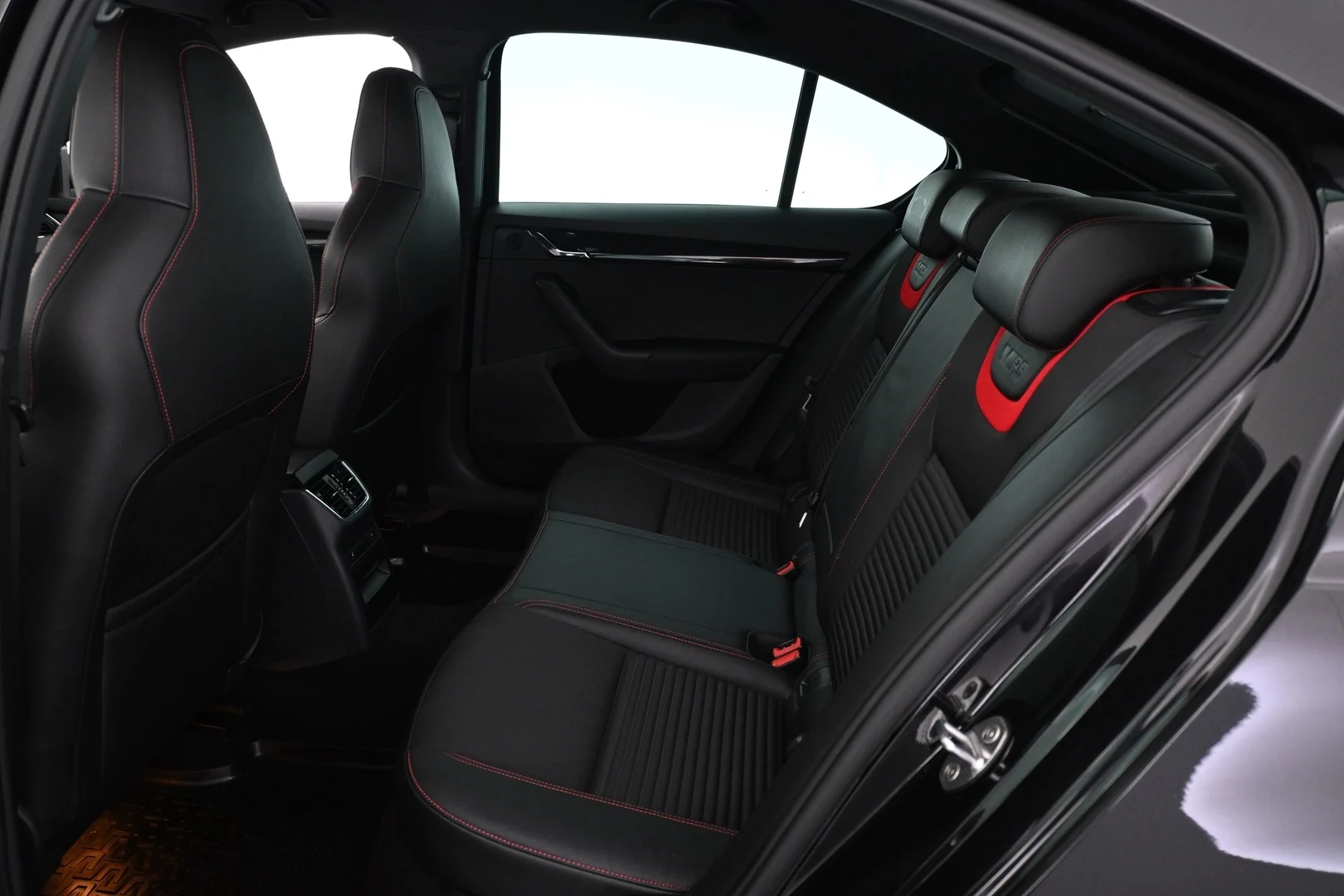 Car Image - 5FqOdjkRpViTDhv3EyY7Av