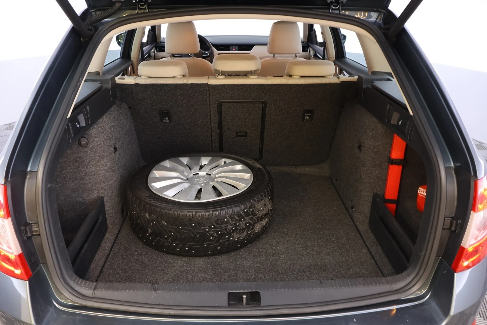 Car Image - 11evL9As9G7FtYt0RUoFS3