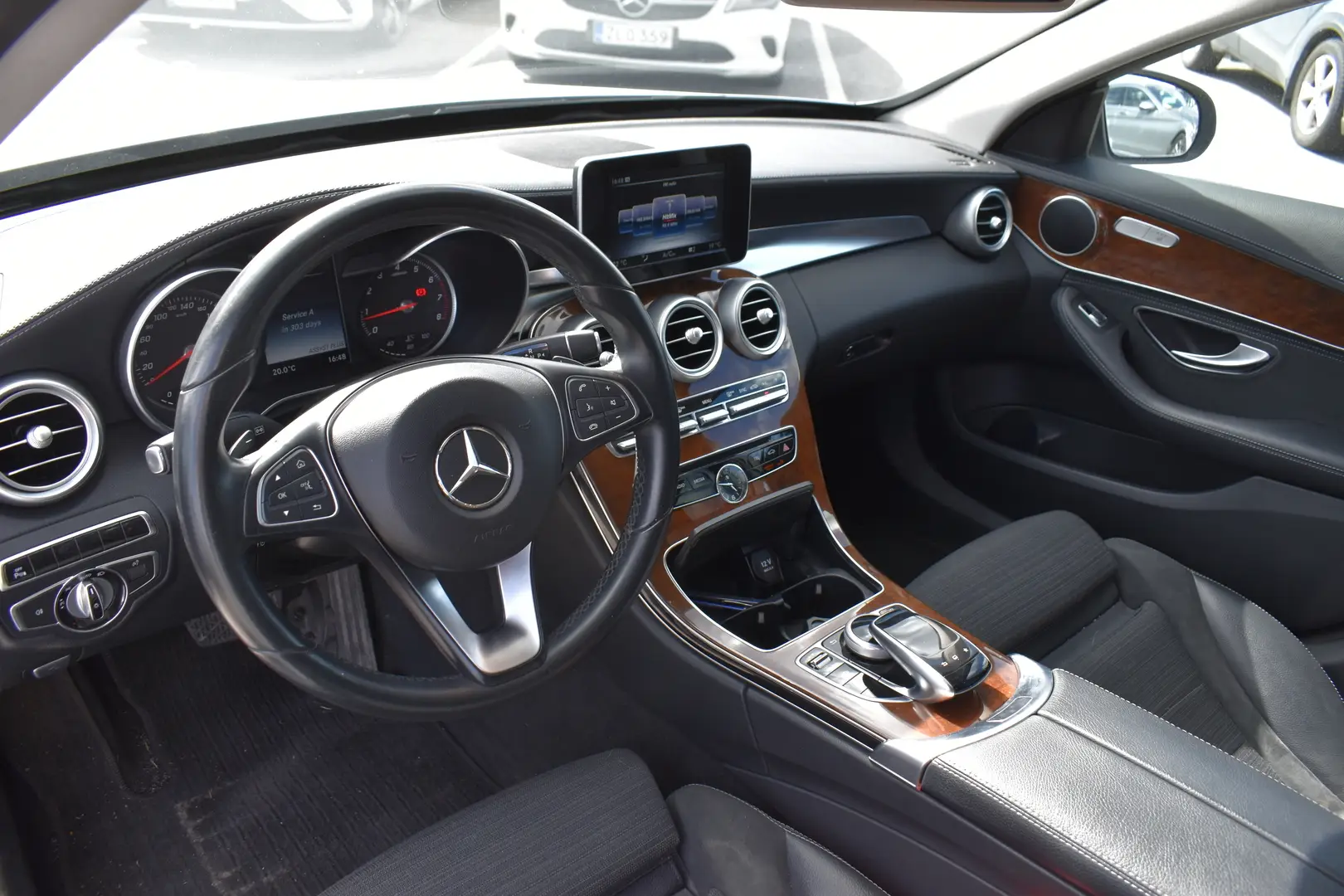 Car Image - nHlCY20xMFOSdvo1LPmbh
