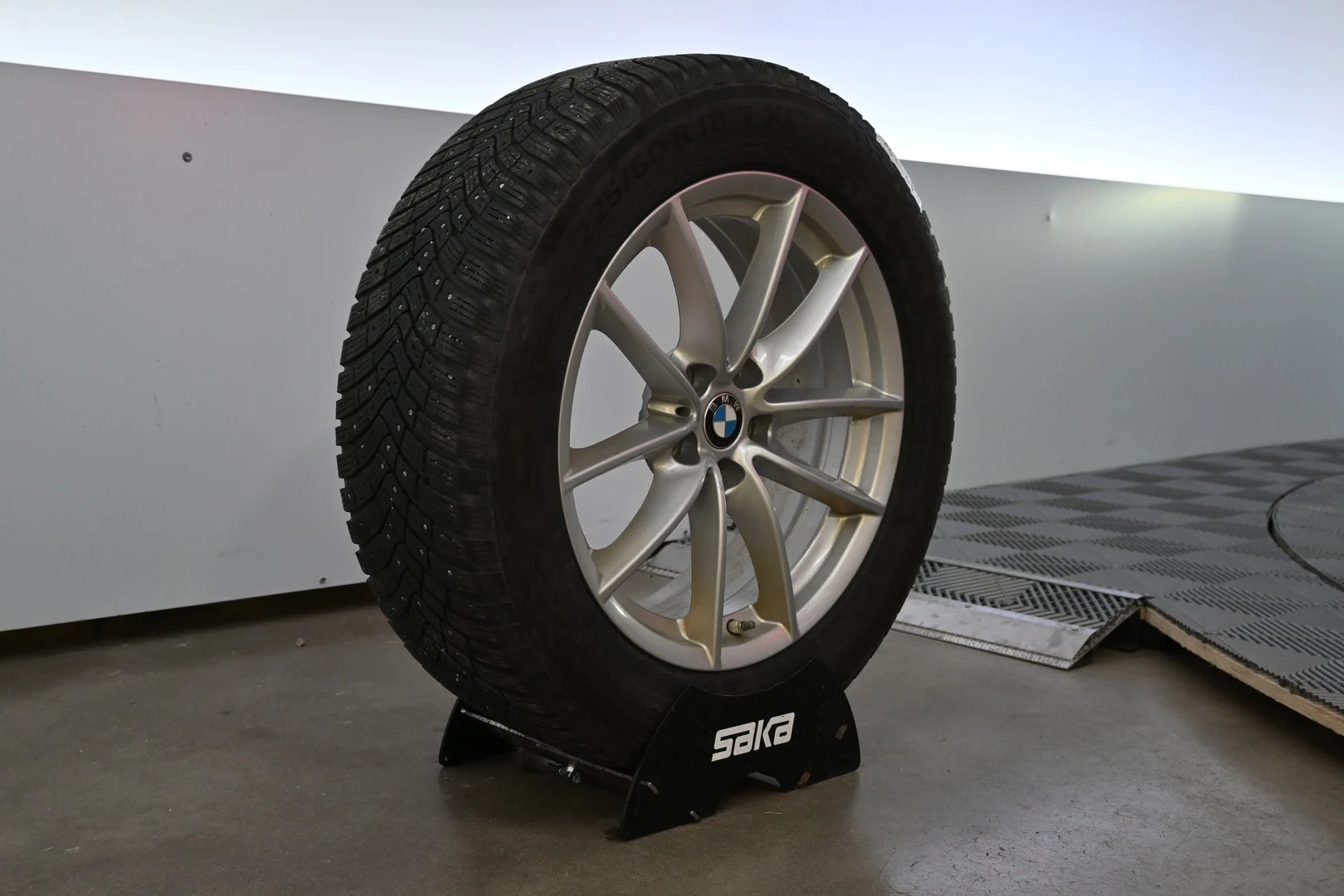 Car Image - EEzZxQZQxcp64neabUrU9