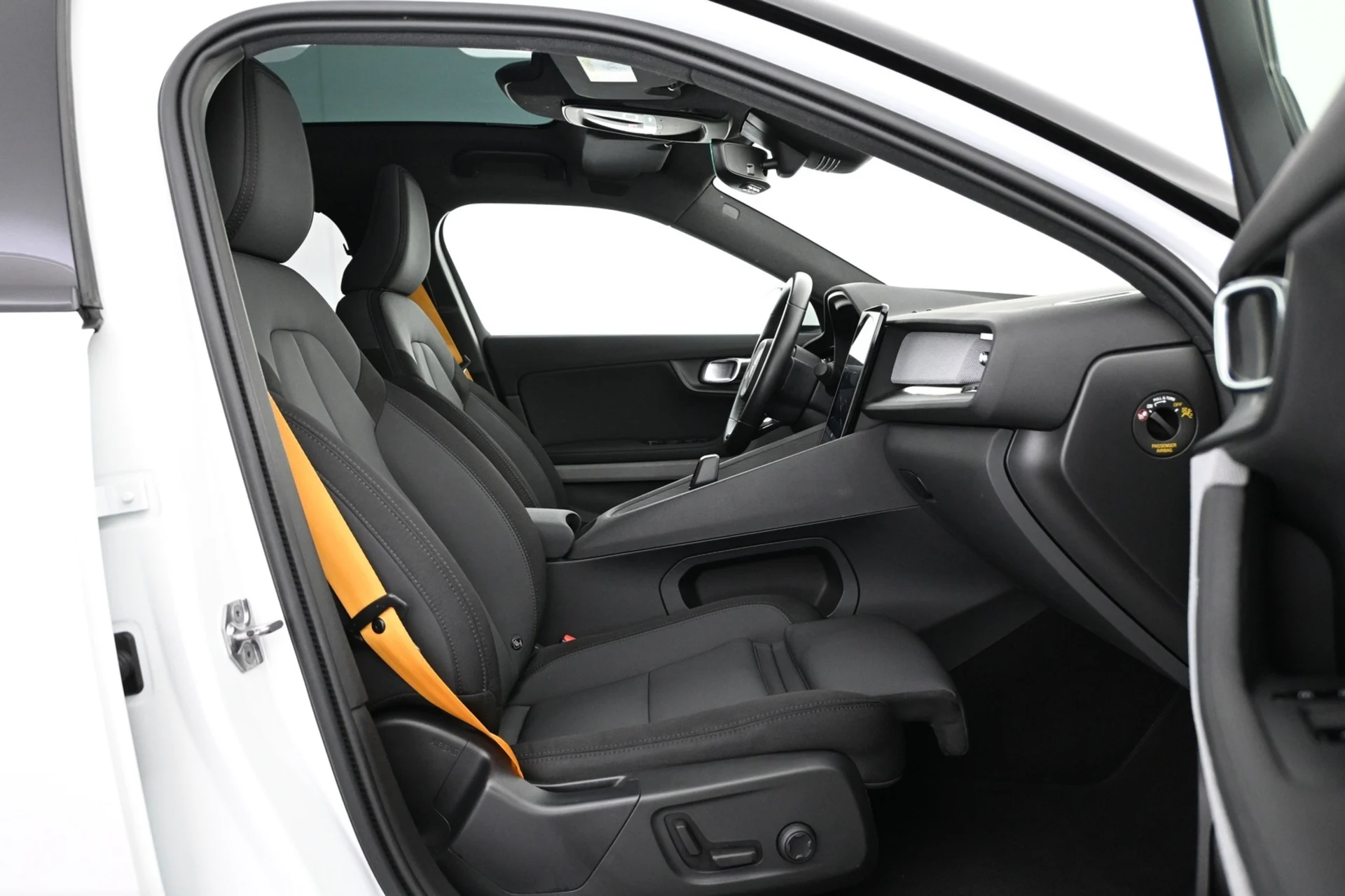 Car Image - LCzTpYPyAqGIkZJG0X8IP