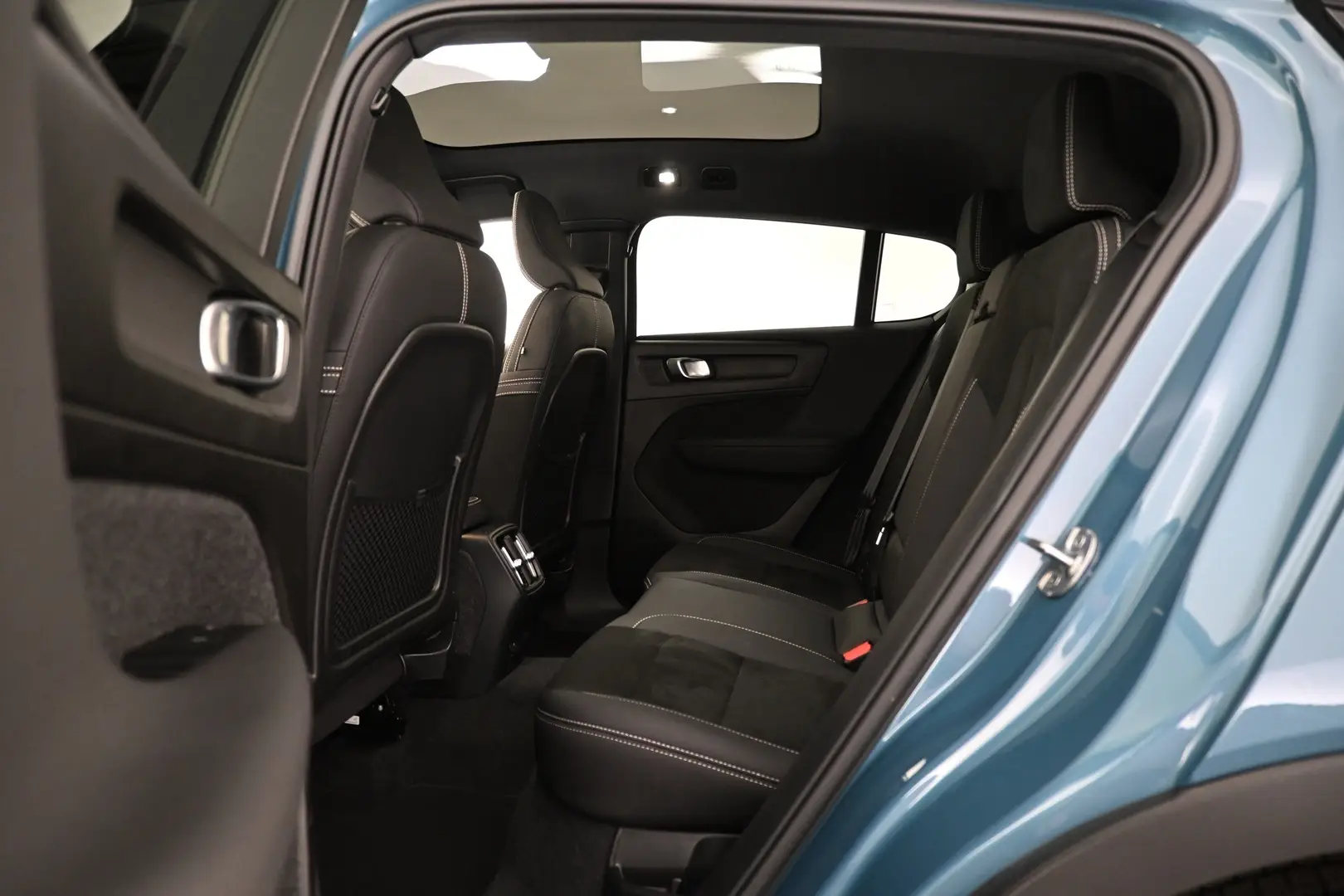 Car Image - TQIPaJtqNeWO7sPXFBkE2