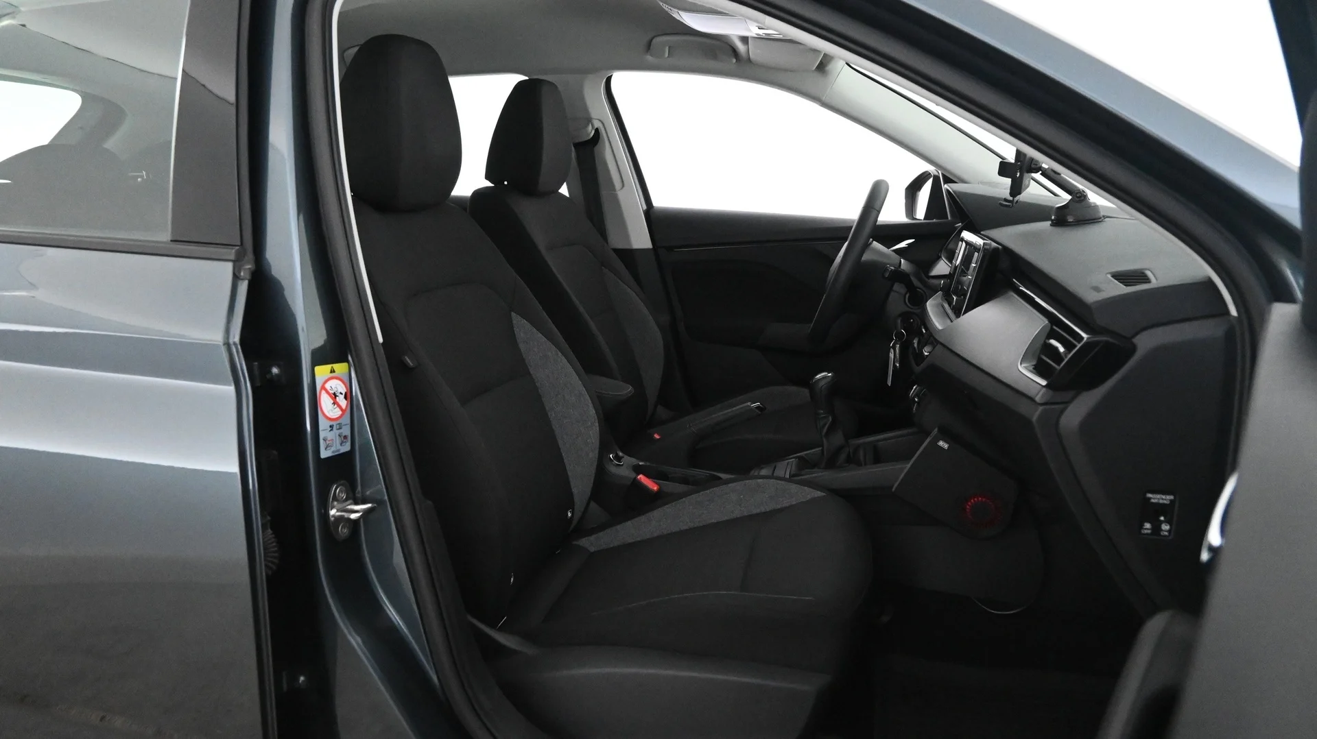 Car Image - 2bIPApfZgccO0YqcXAd8bm